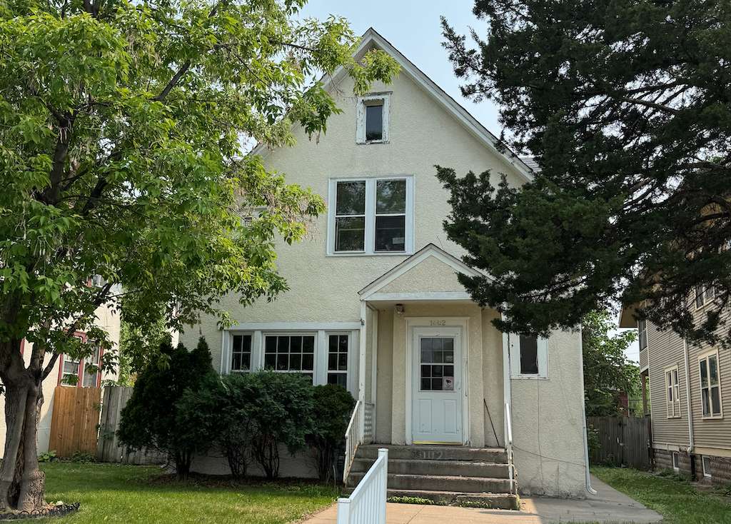 Saint Paul, MN 55104,1002 Marshall AVE