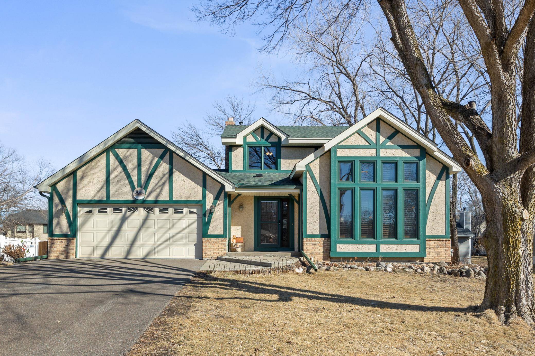 Minneapolis, MN 55427,1292 Castle CT