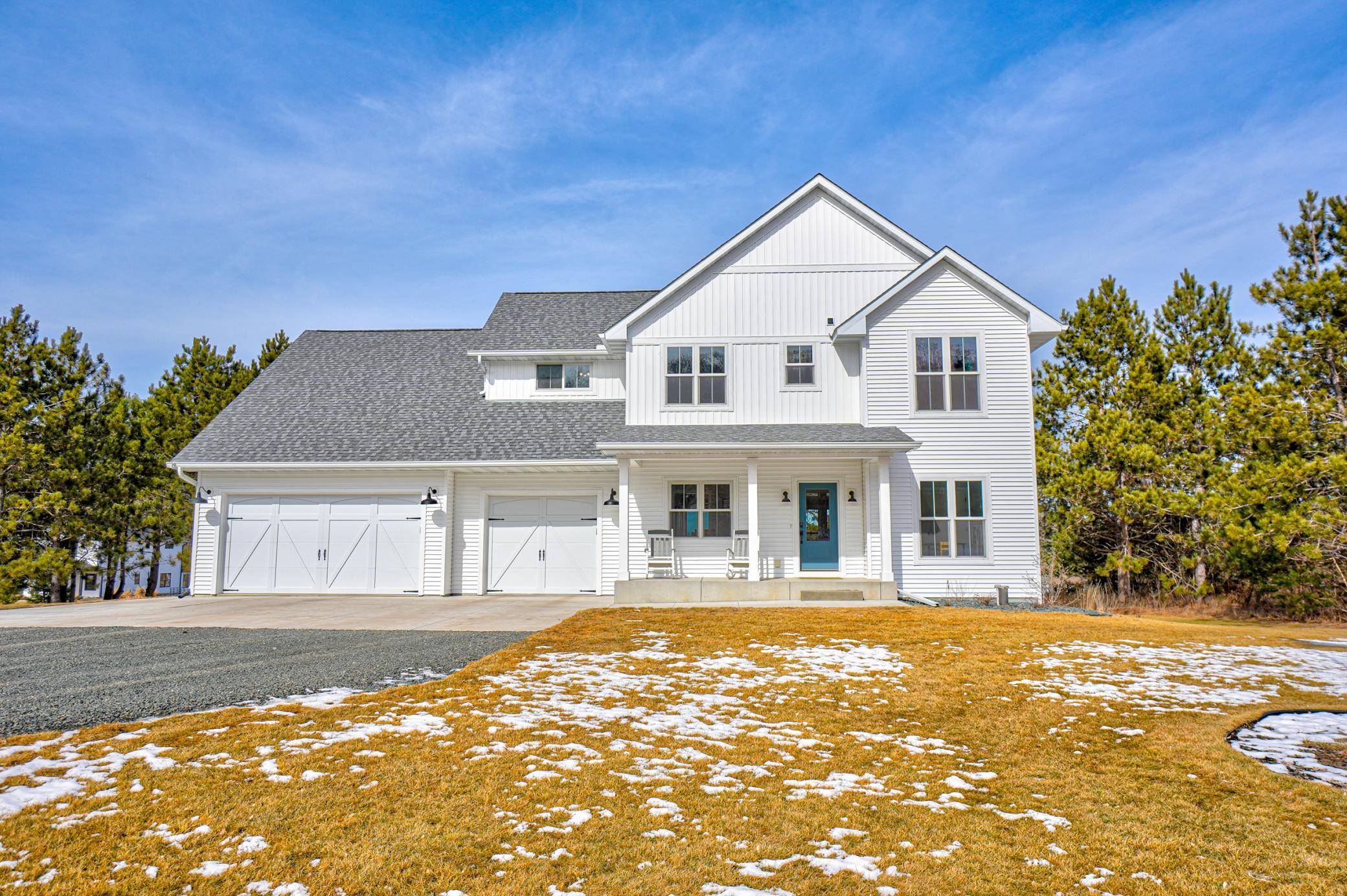 River Falls, WI 54022,1052 River DR
