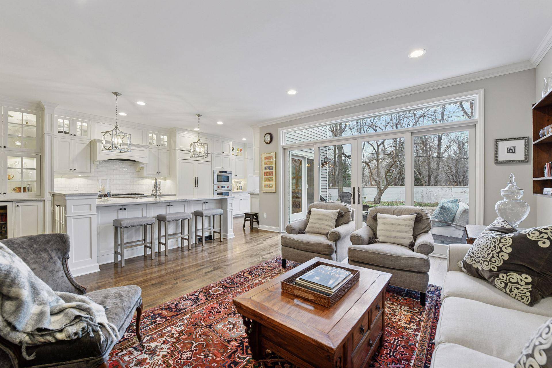 Edina, MN 55410,4610 France AVE S