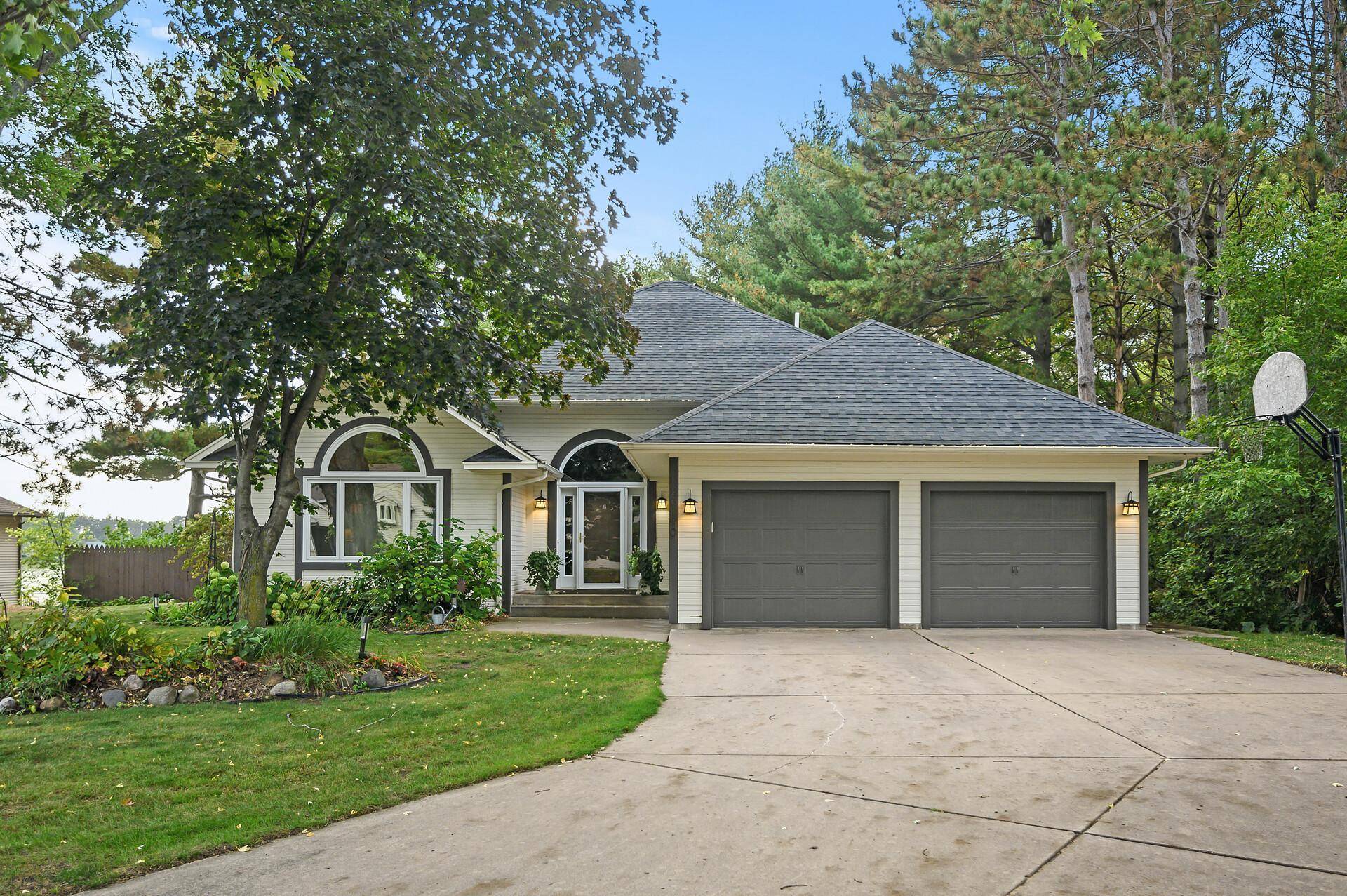 Wyoming, MN 55092,26190 Glen Oak DR