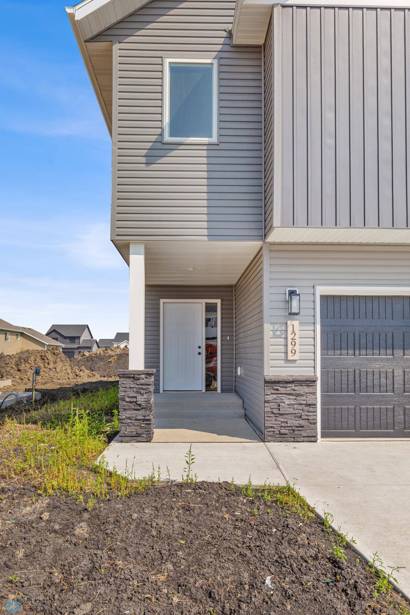 West Fargo, ND 58078,1299 Marlys DR W