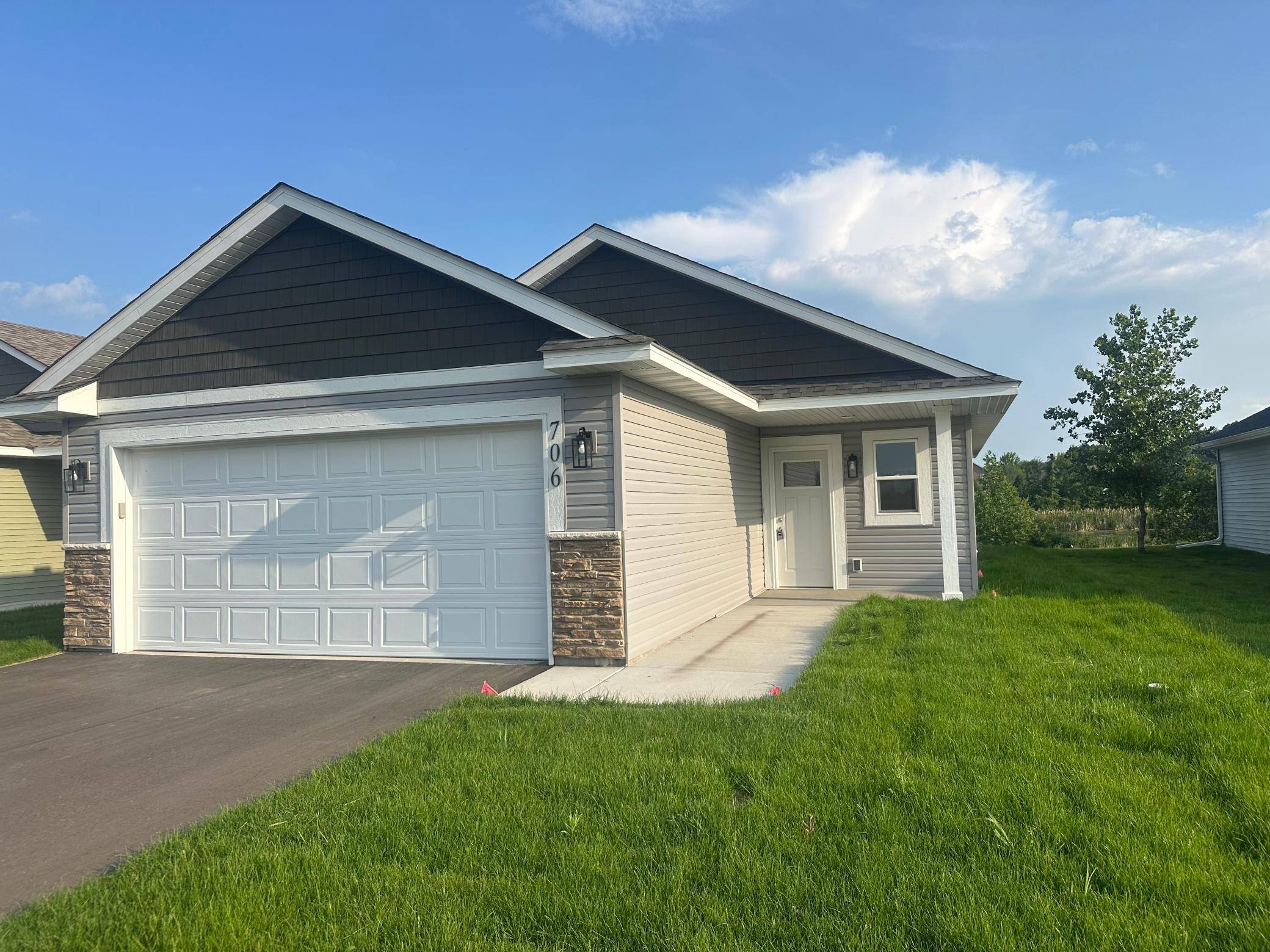 Isanti, MN 55040,706 Cherrywood LN NE
