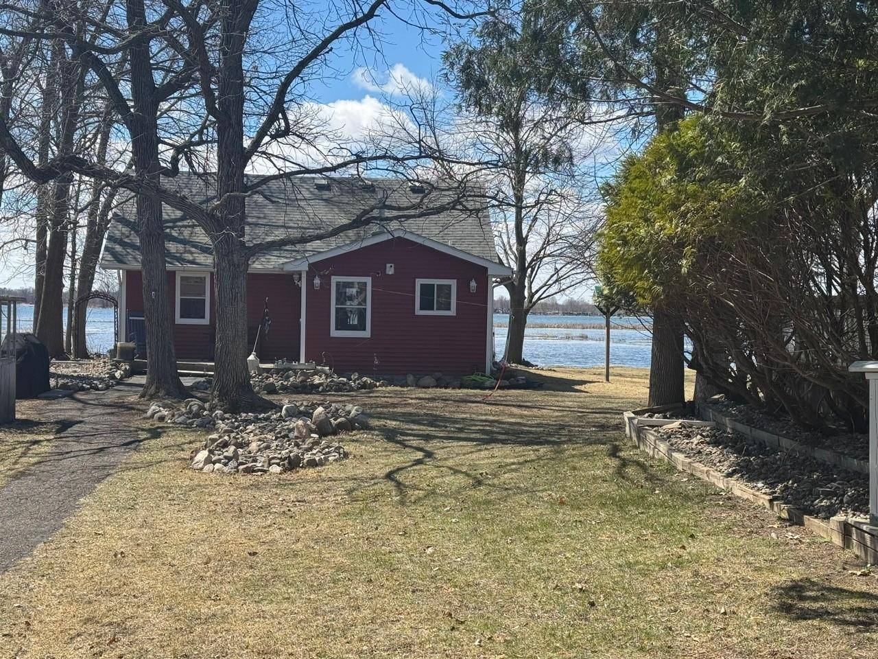 Wahkon, MN 56386,1215 Lake Shore BLVD