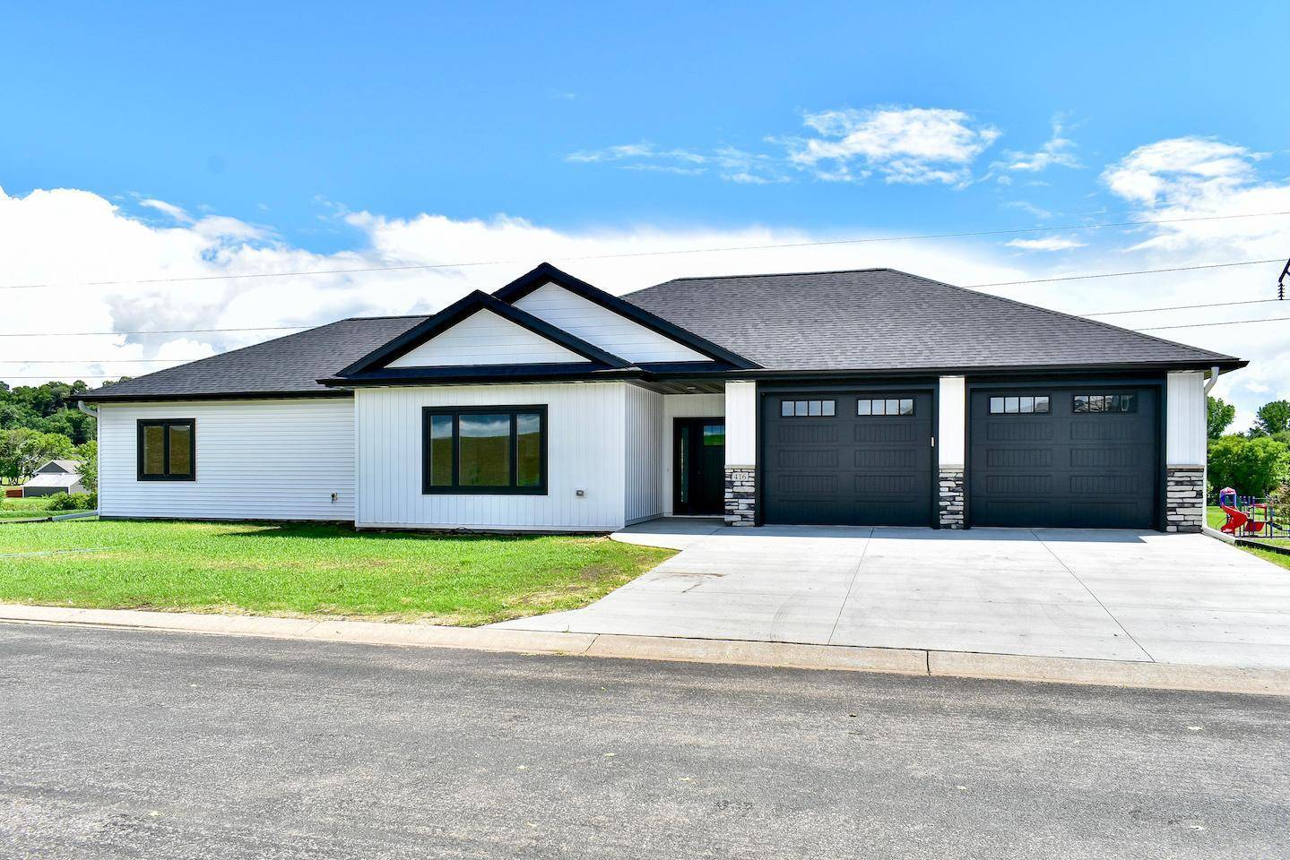 Saint Charles, MN 55972,416 Brubaker DR