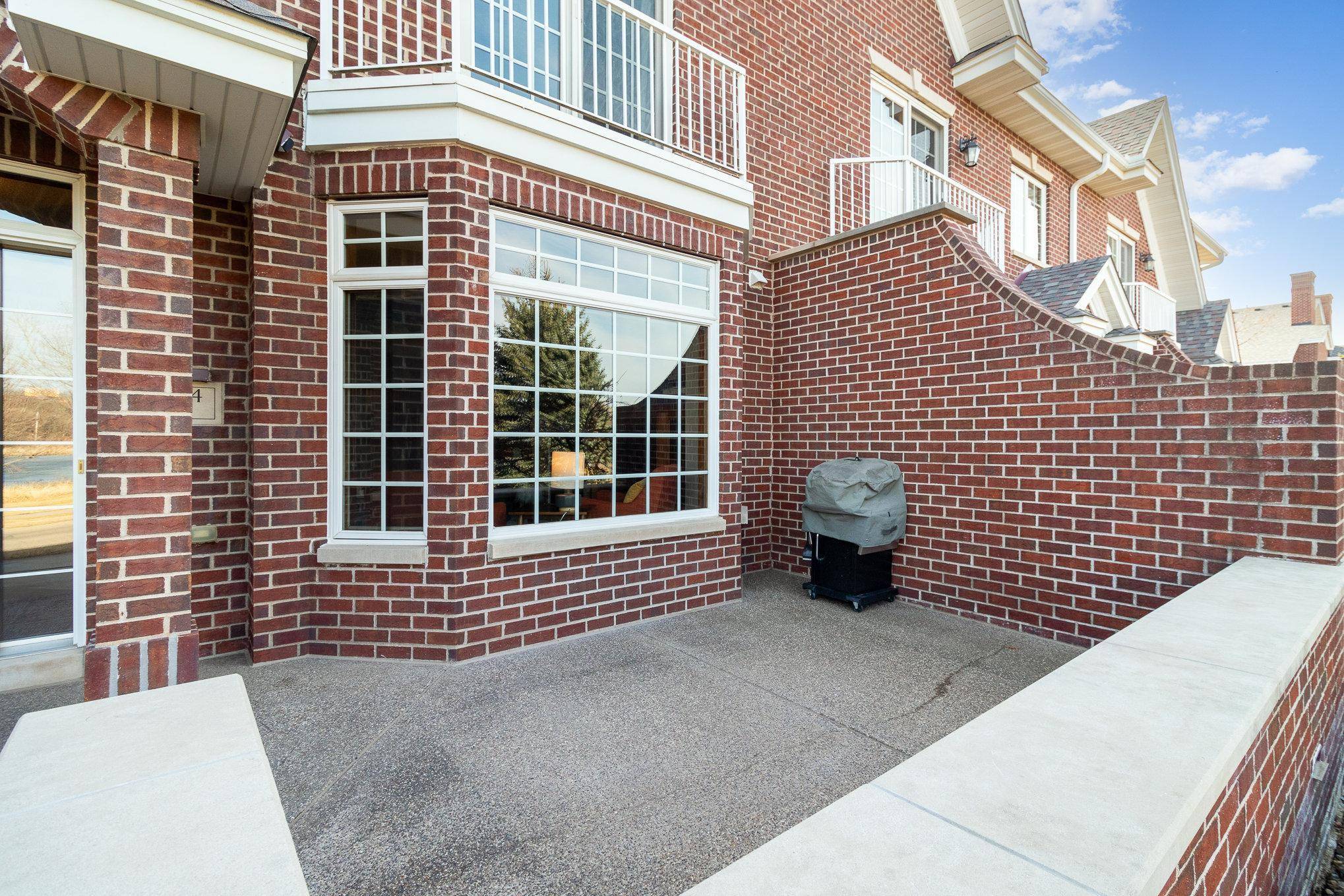 Saint Paul, MN 55129,10834 Falling Water LN