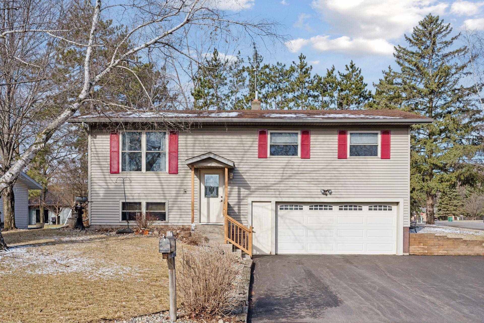 Cold Spring, MN 56320,215 9th AVE N