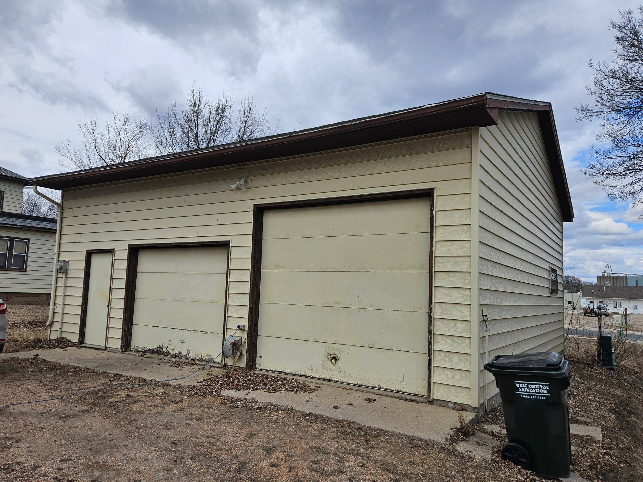 Hutchinson, MN 55350,115 Adams ST SE