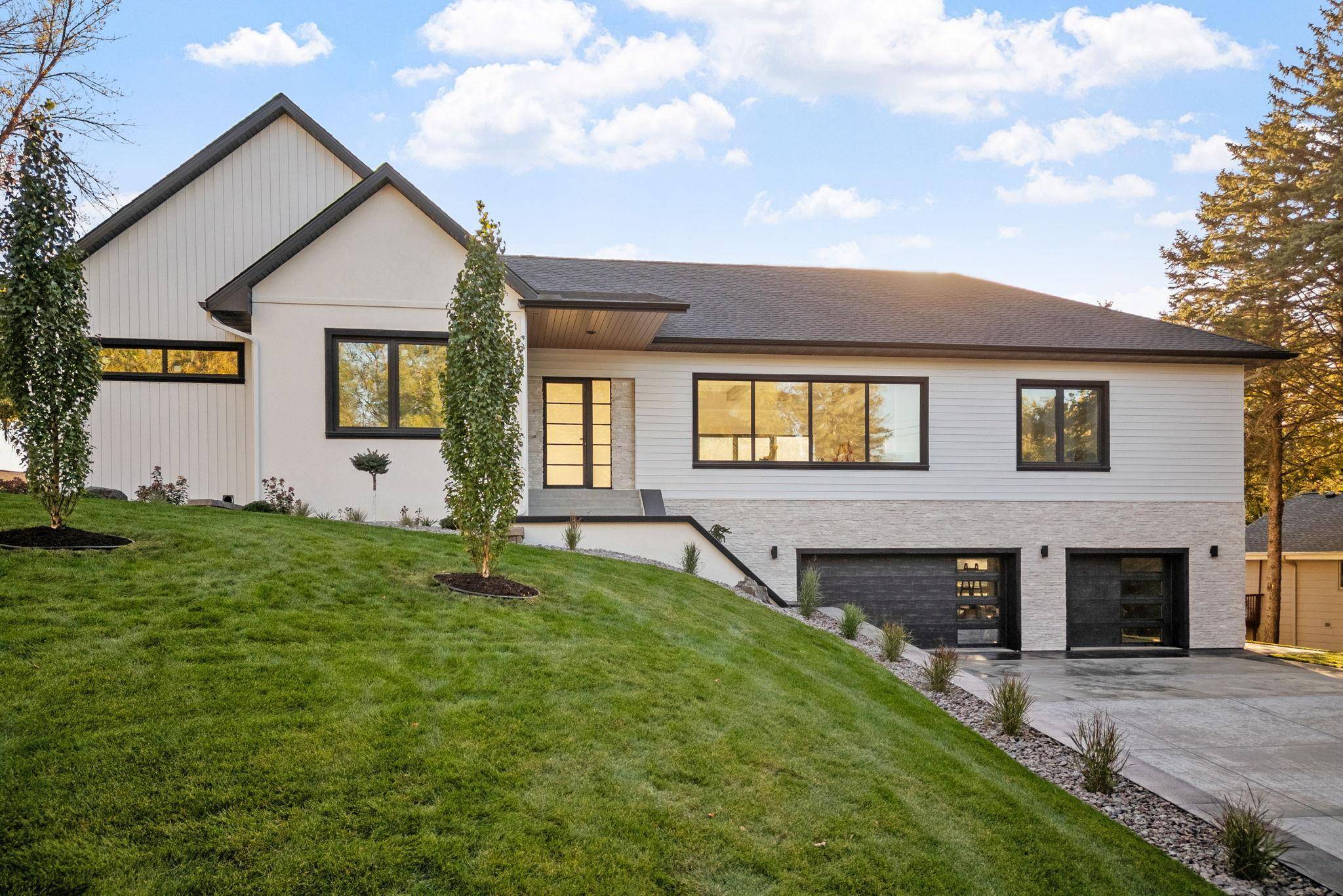 Eden Prairie, MN 55346,6468 Kurtz LN