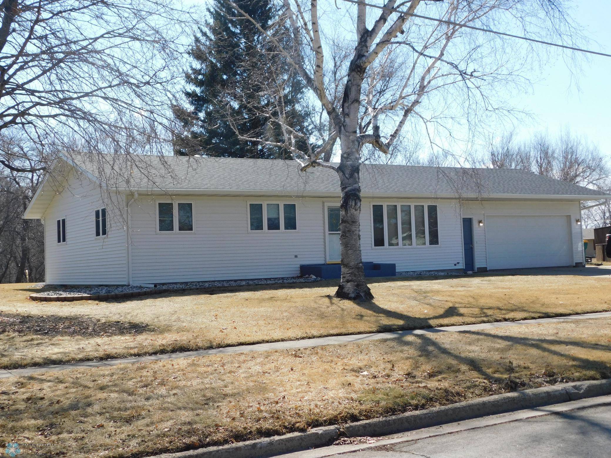 West Fargo, ND 58078,513 3rd AVE W