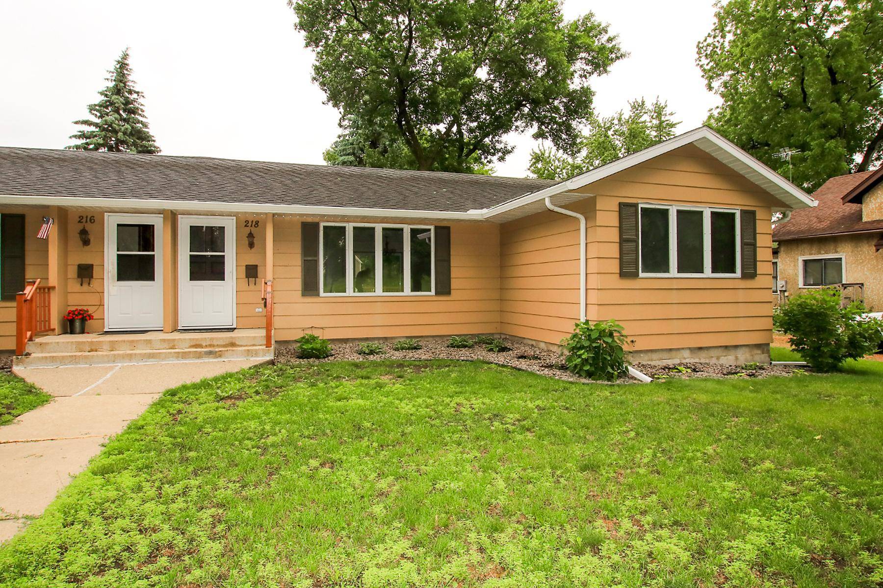 Hutchinson, MN 55350,218 4th AVE SW