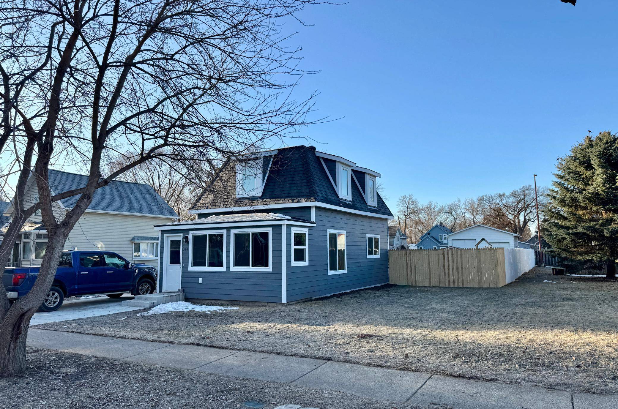 Litchfield, MN 55355,314 3rd ST
