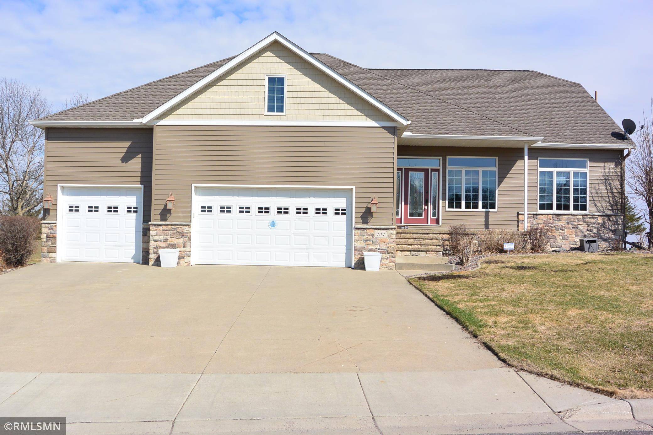 Glencoe, MN 55336,104 Fairway DR