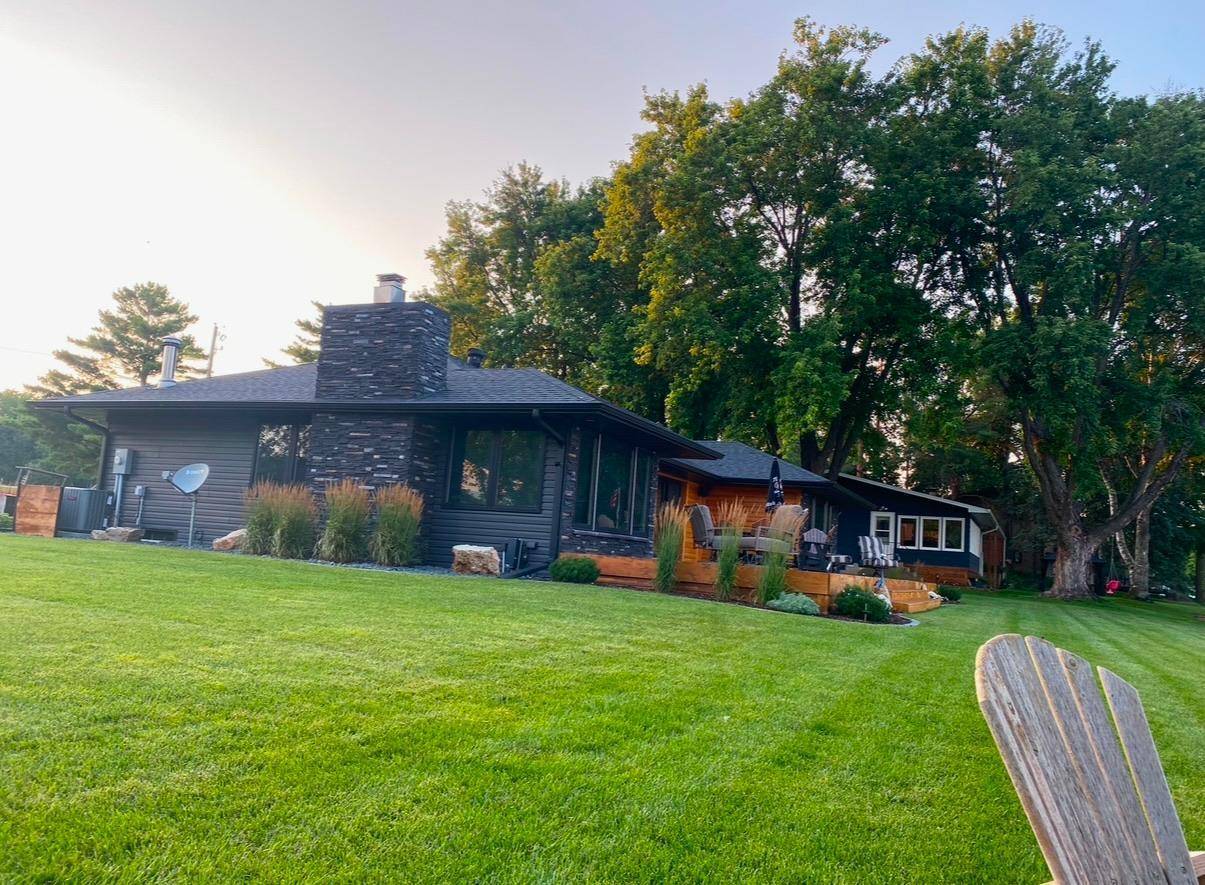 Detroit Lakes, MN 56501,742 Shorewood DR