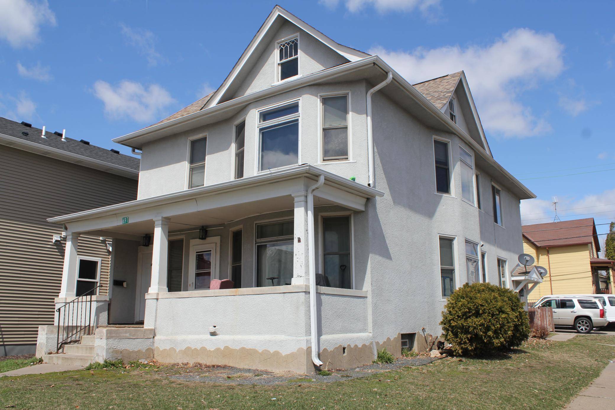 Saint Paul, MN 55106,697 Cook AVE E