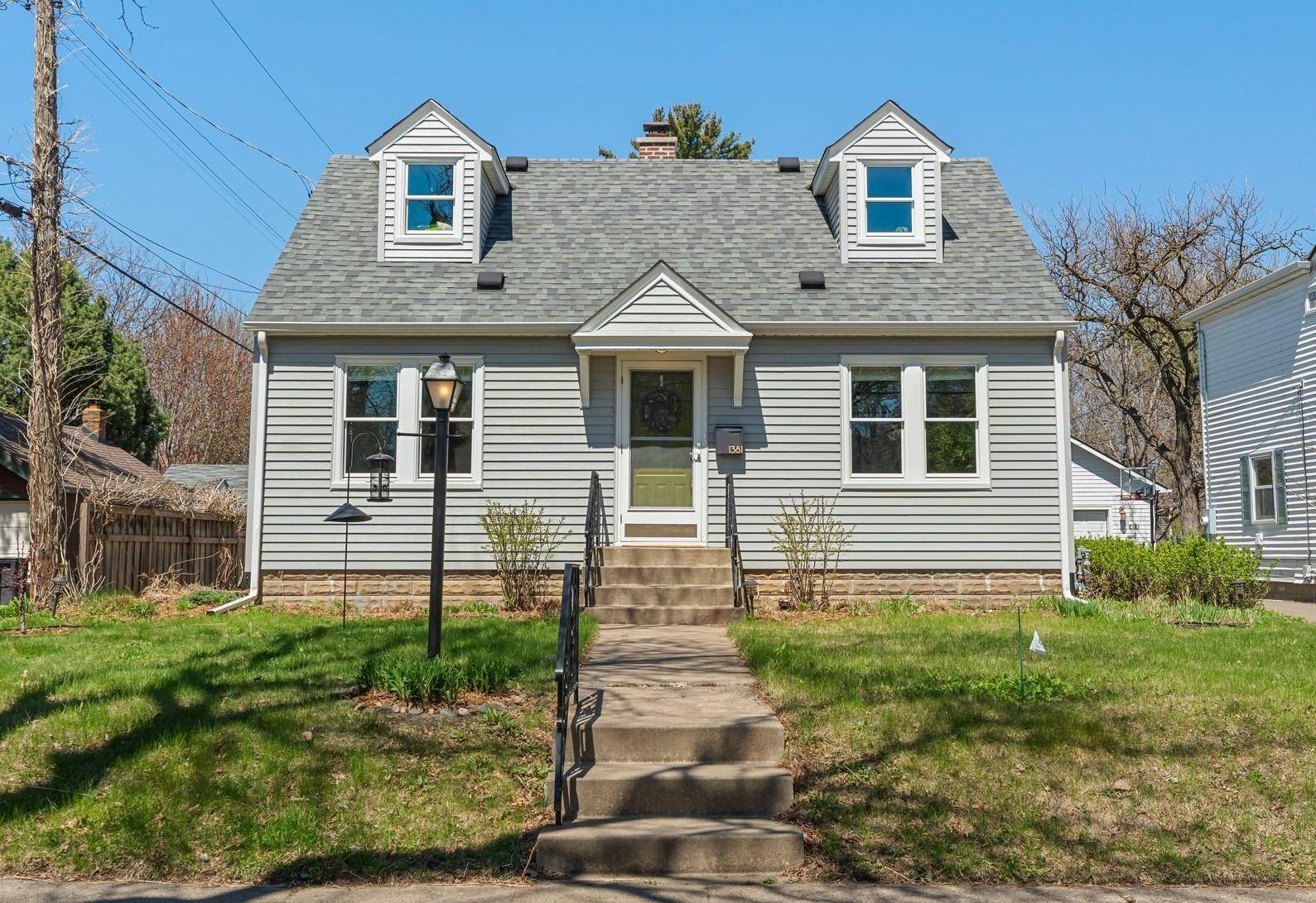 Saint Paul, MN 55108,1381 Nebraska AVE W