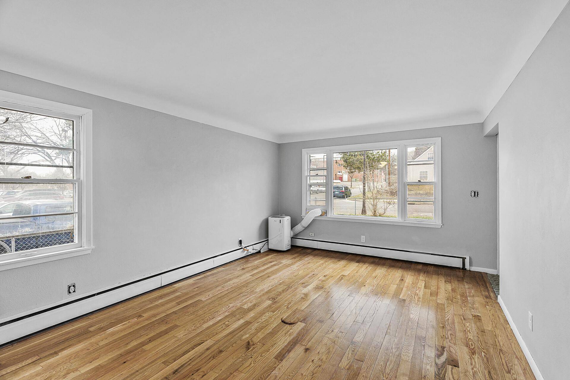Saint Paul, MN 55117,1562 Marion ST