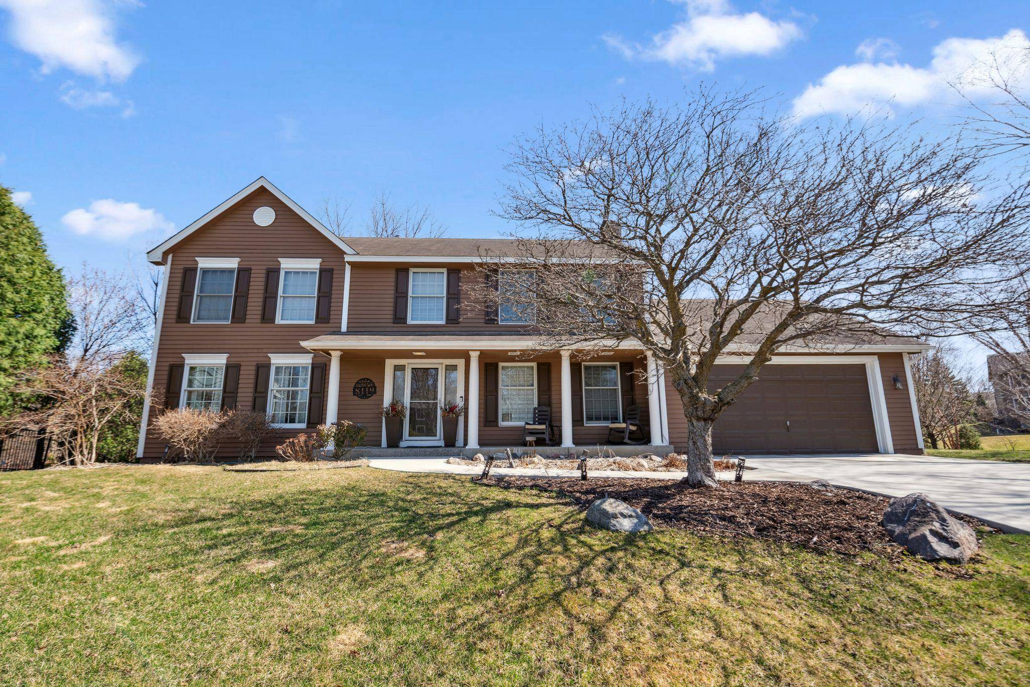 Eden Prairie, MN 55347,8119 Long Meadow PT