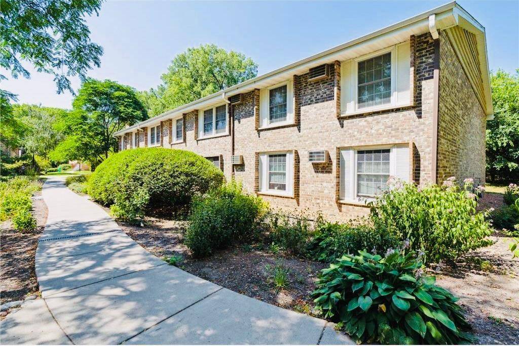 Minneapolis, MN 55416,4536 Cedar Lake RD S