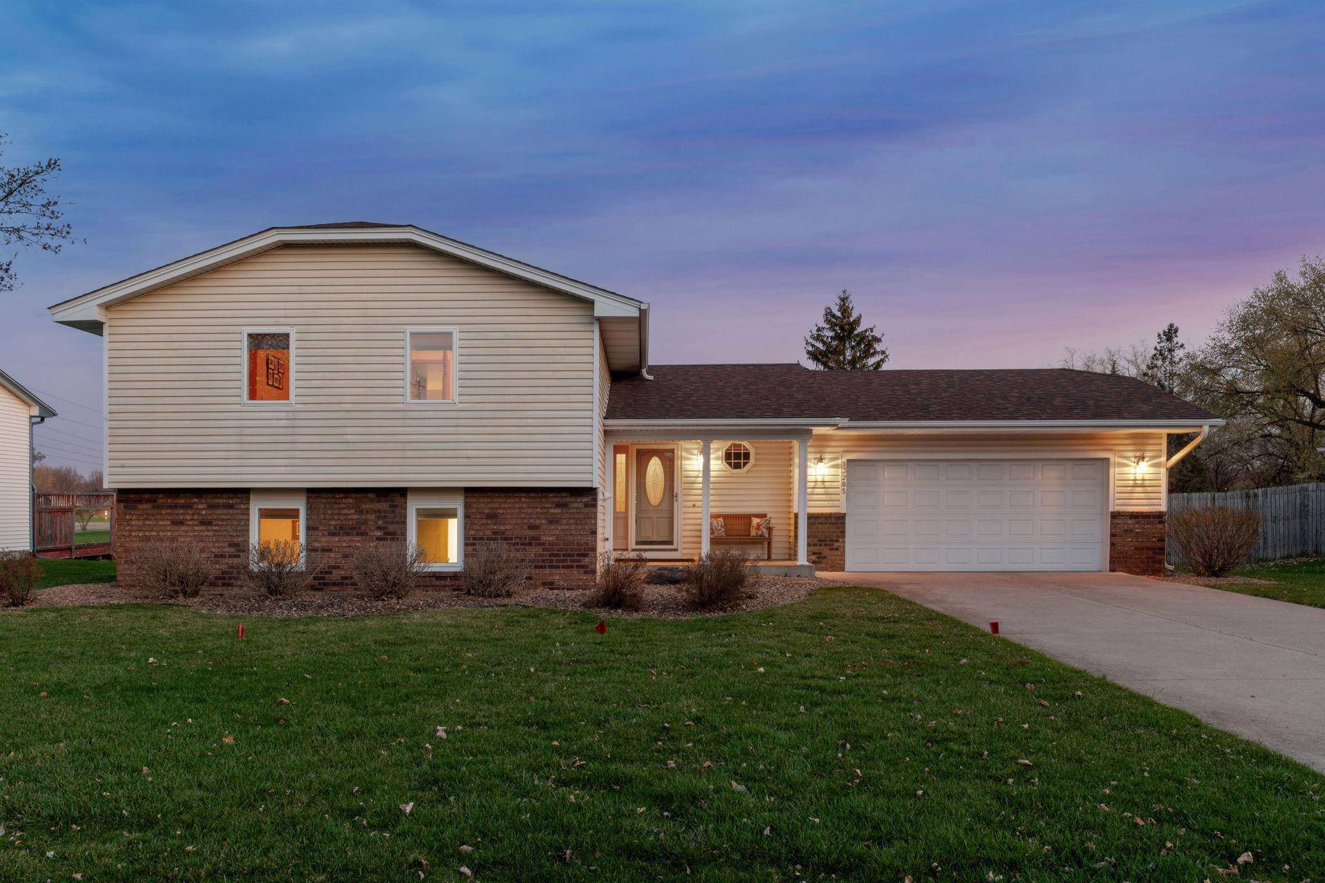 Maple Grove, MN 55369,13285 94th AVE N