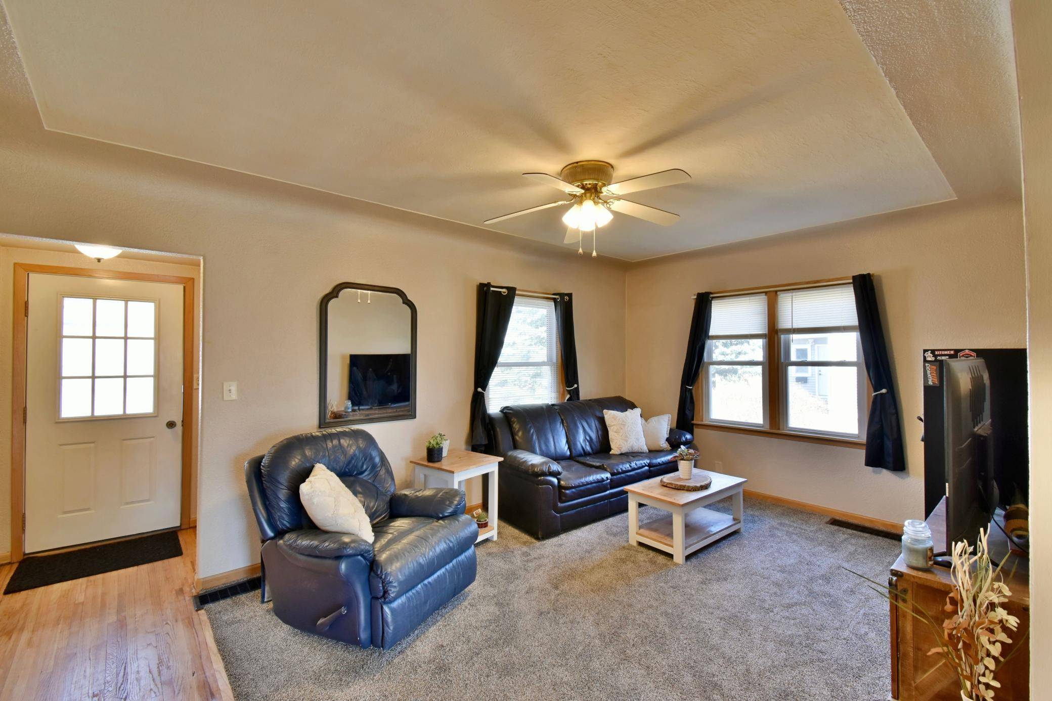 Hutchinson, MN 55350,585 Adams ST SE