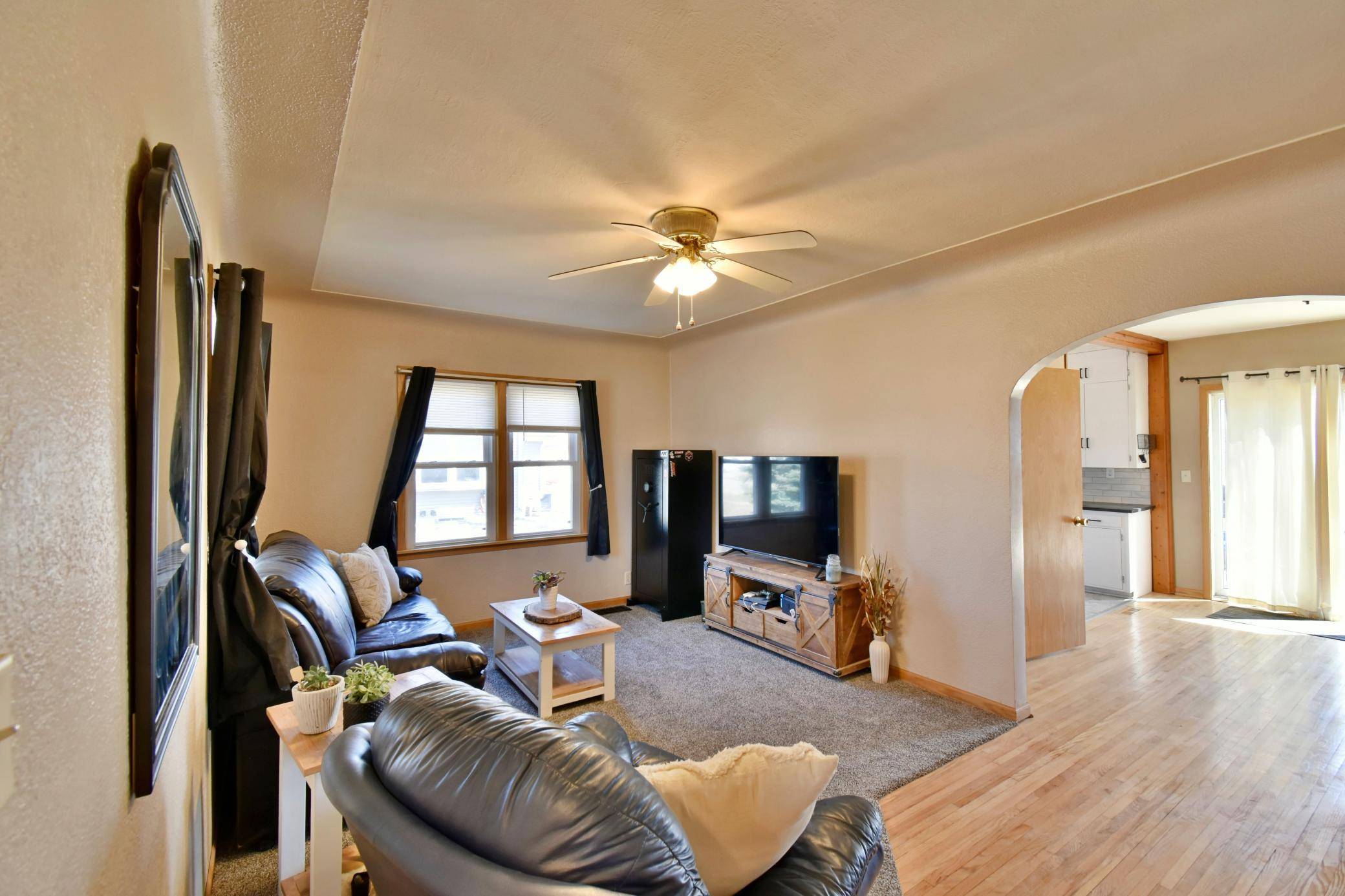 Hutchinson, MN 55350,585 Adams ST SE