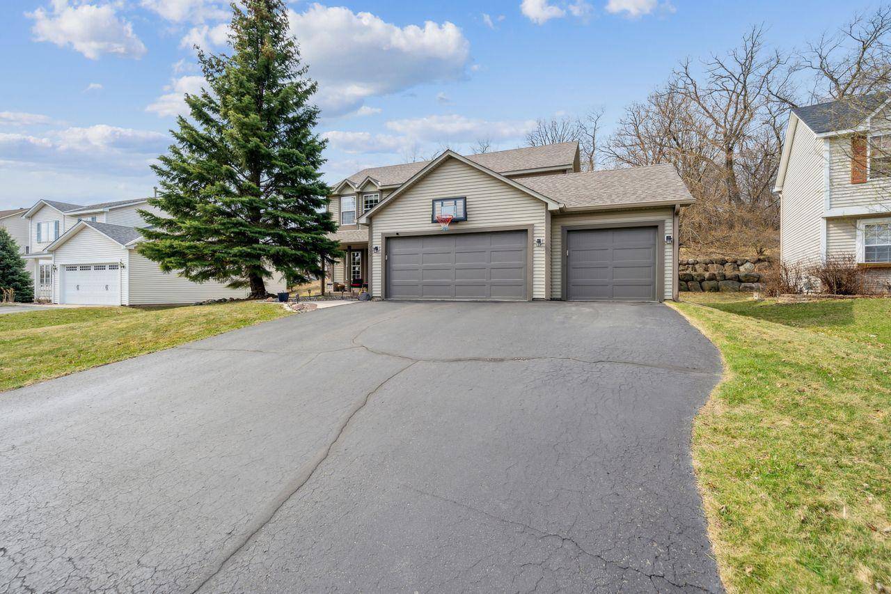 Woodbury, MN 55125,688 Falcon Ridge RD