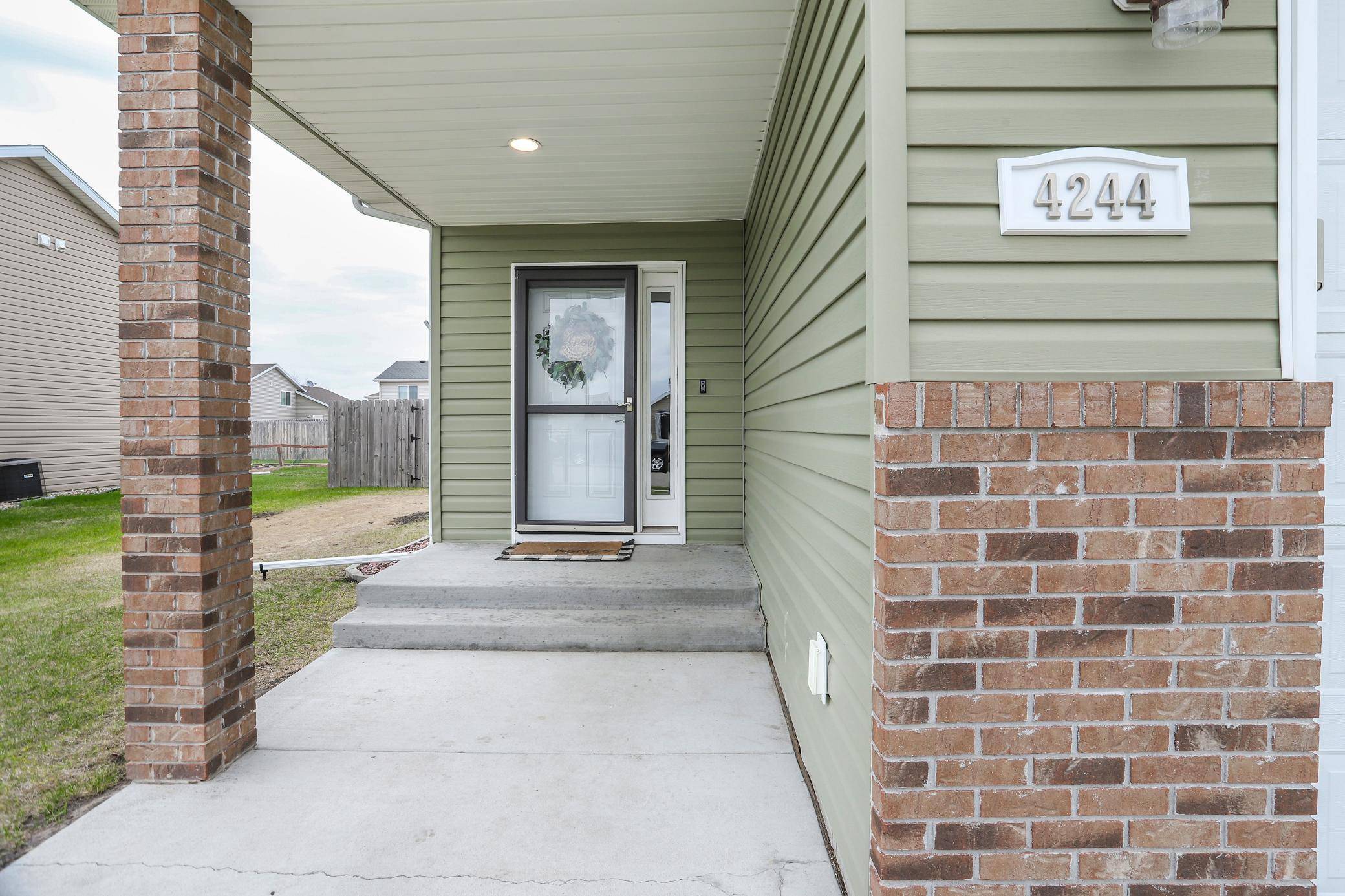 Moorhead, MN 56560,4244 18th ST S