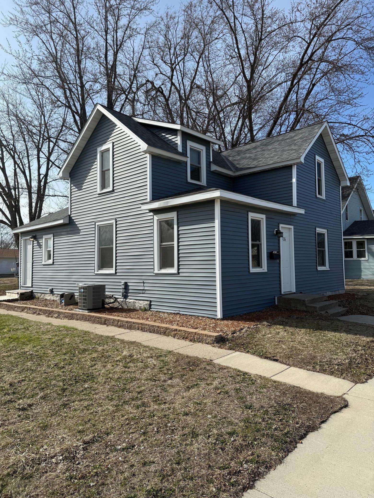 Hutchinson, MN 55350,436 Adams ST SE