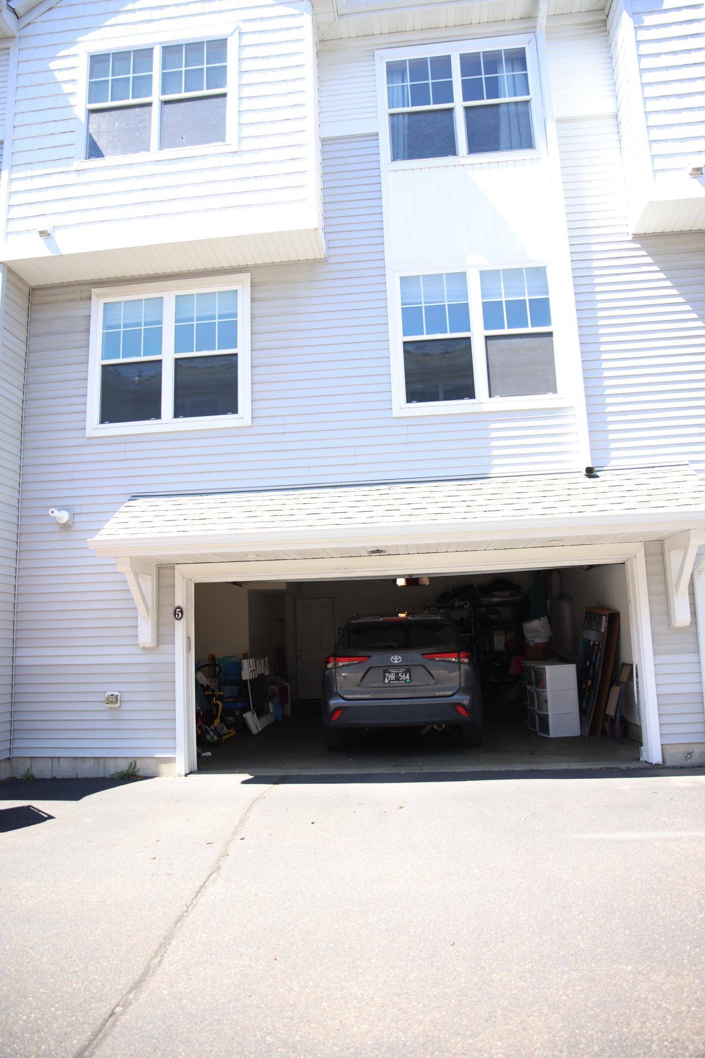 Saint Paul, MN 55109,1675 Village TRL E