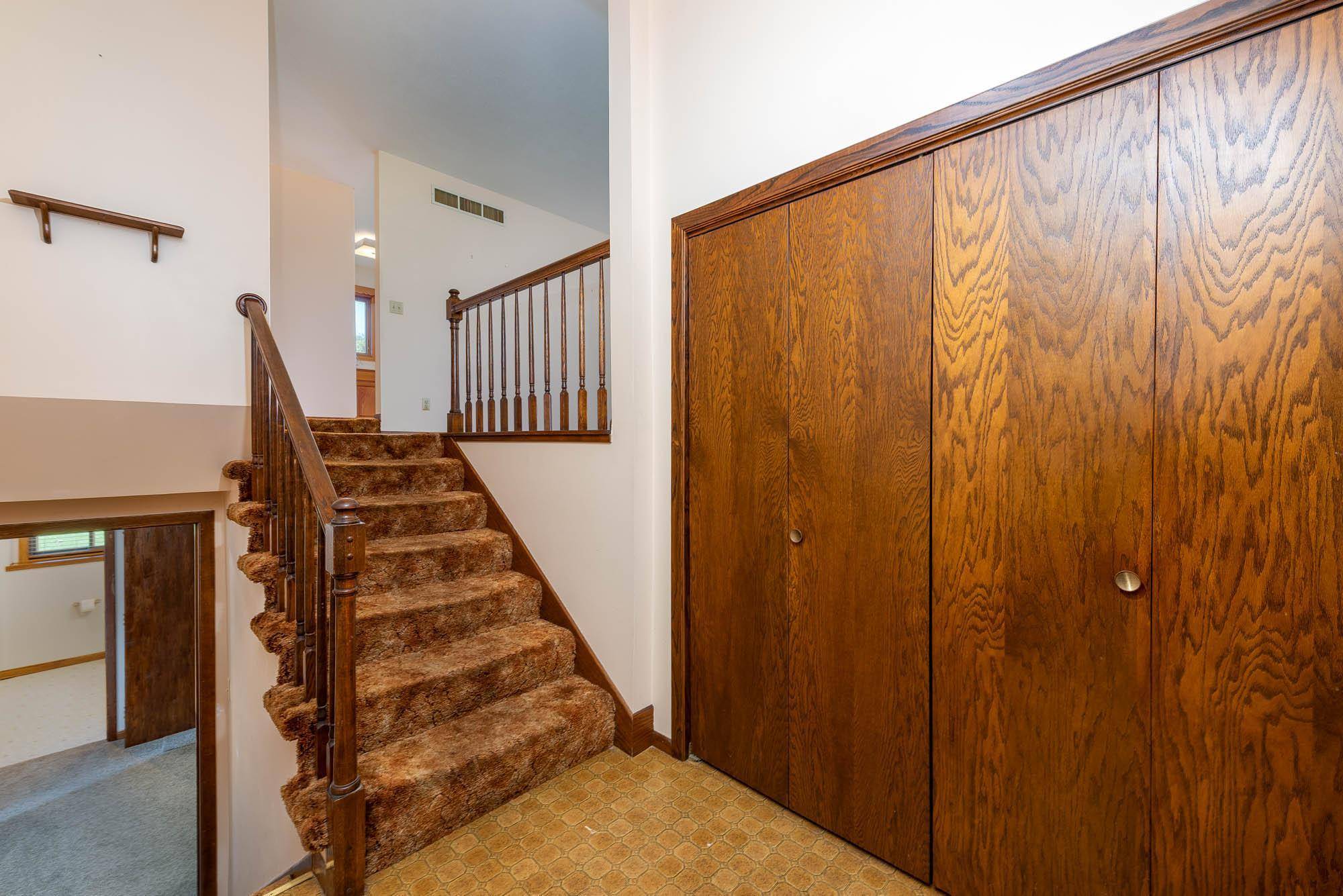 North Mankato, MN 56003,1540 Peggy LN