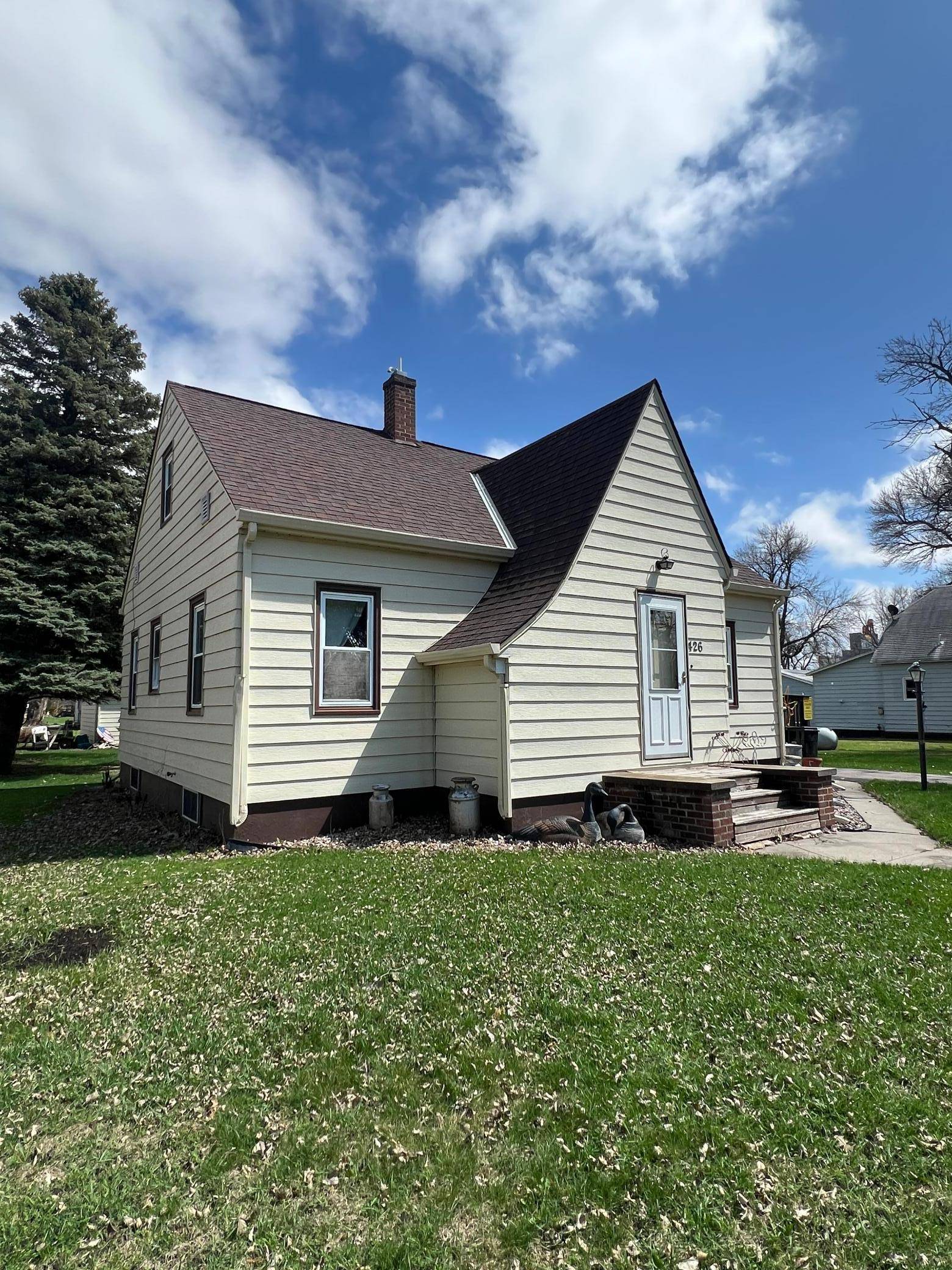 Browns Valley, MN 56219,426 3rd ST N