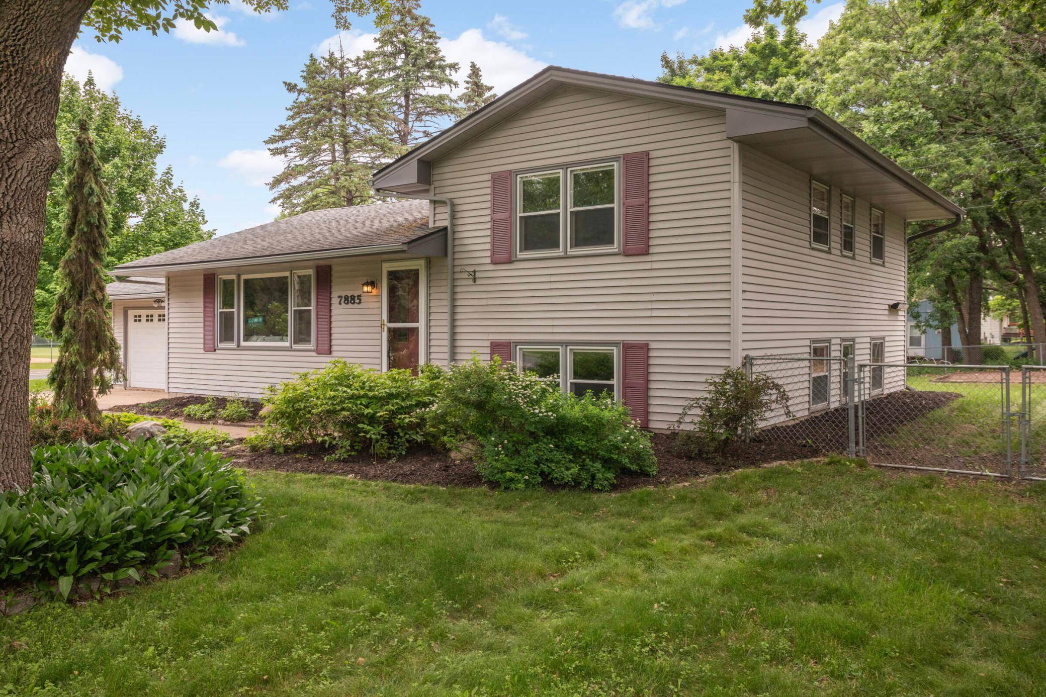 Saint Paul, MN 55112,7885 Greenwood DR