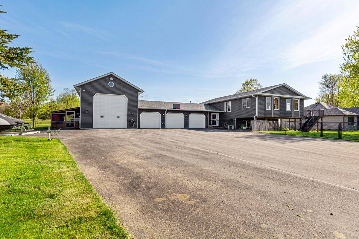 Morristown, MN 55052,8370 Hamel WAY