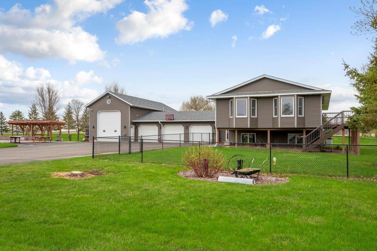 Morristown, MN 55052,8370 Hamel WAY