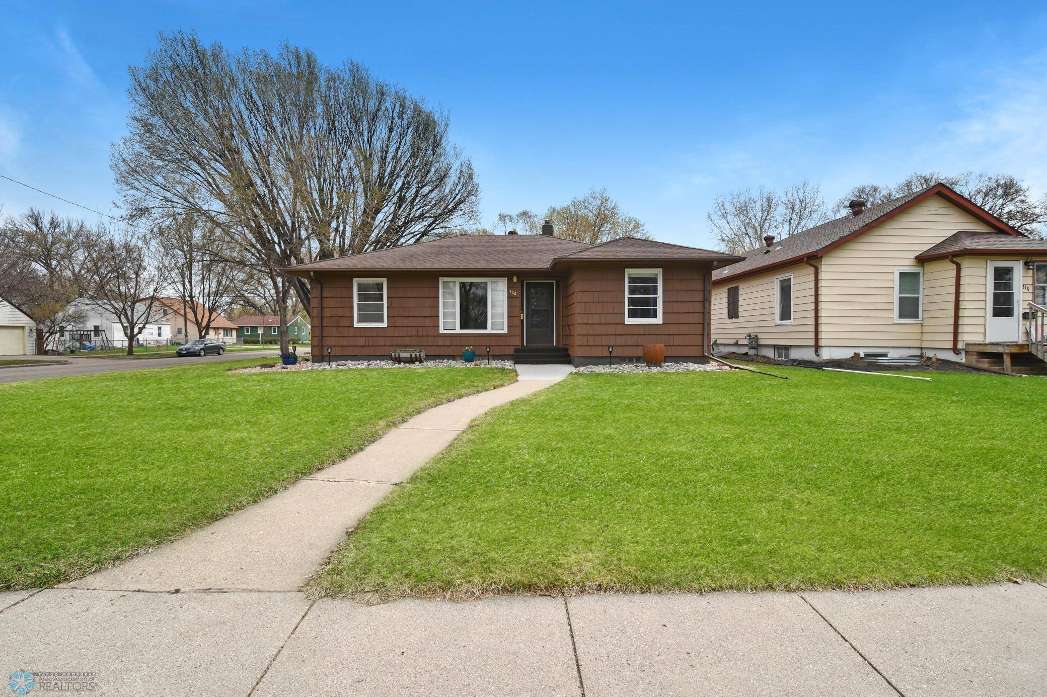 Moorhead, MN 56560,322 12th ST N