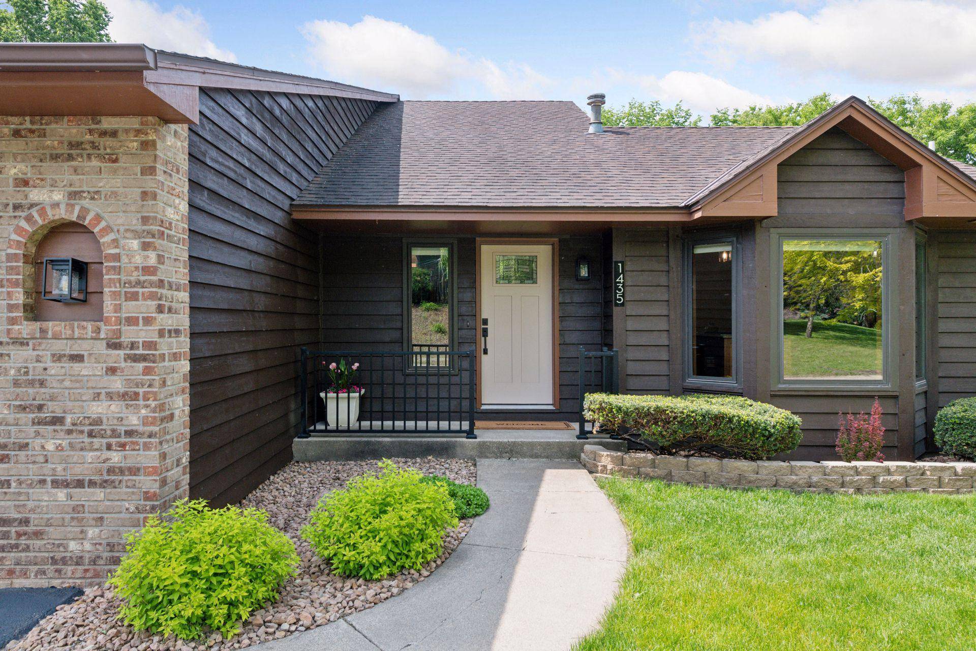 Chaska, MN 55318,1435 Eastlake DR