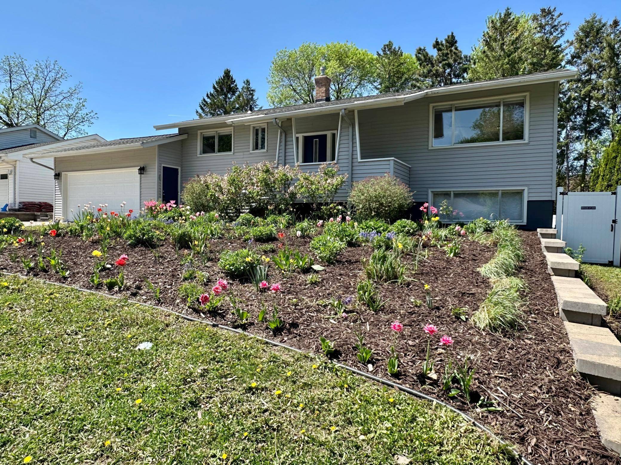 Roseville, MN 55113,2837 Lakeview AVE