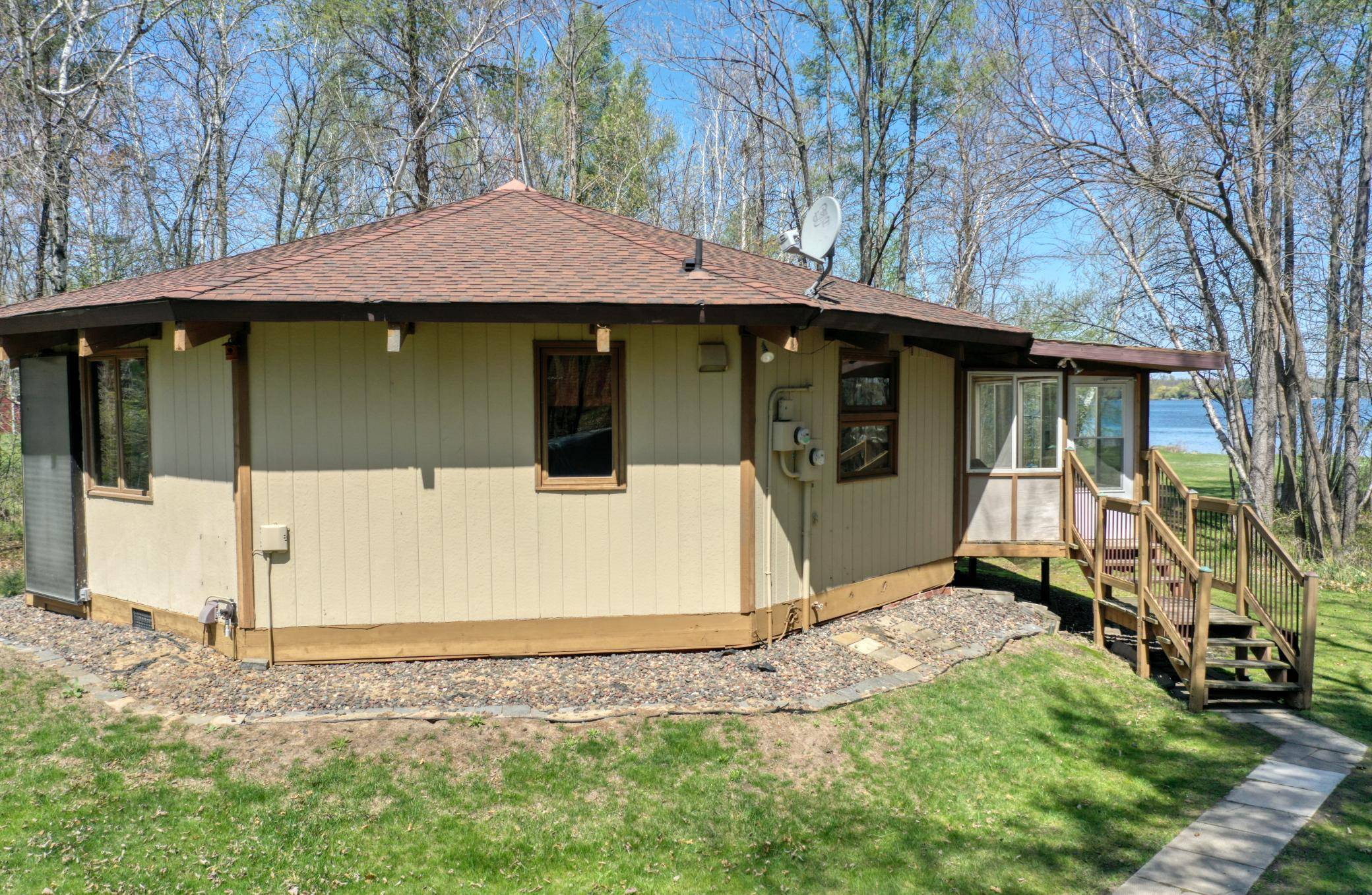 Wyoming, MN 55092,6451 207th AVE NE