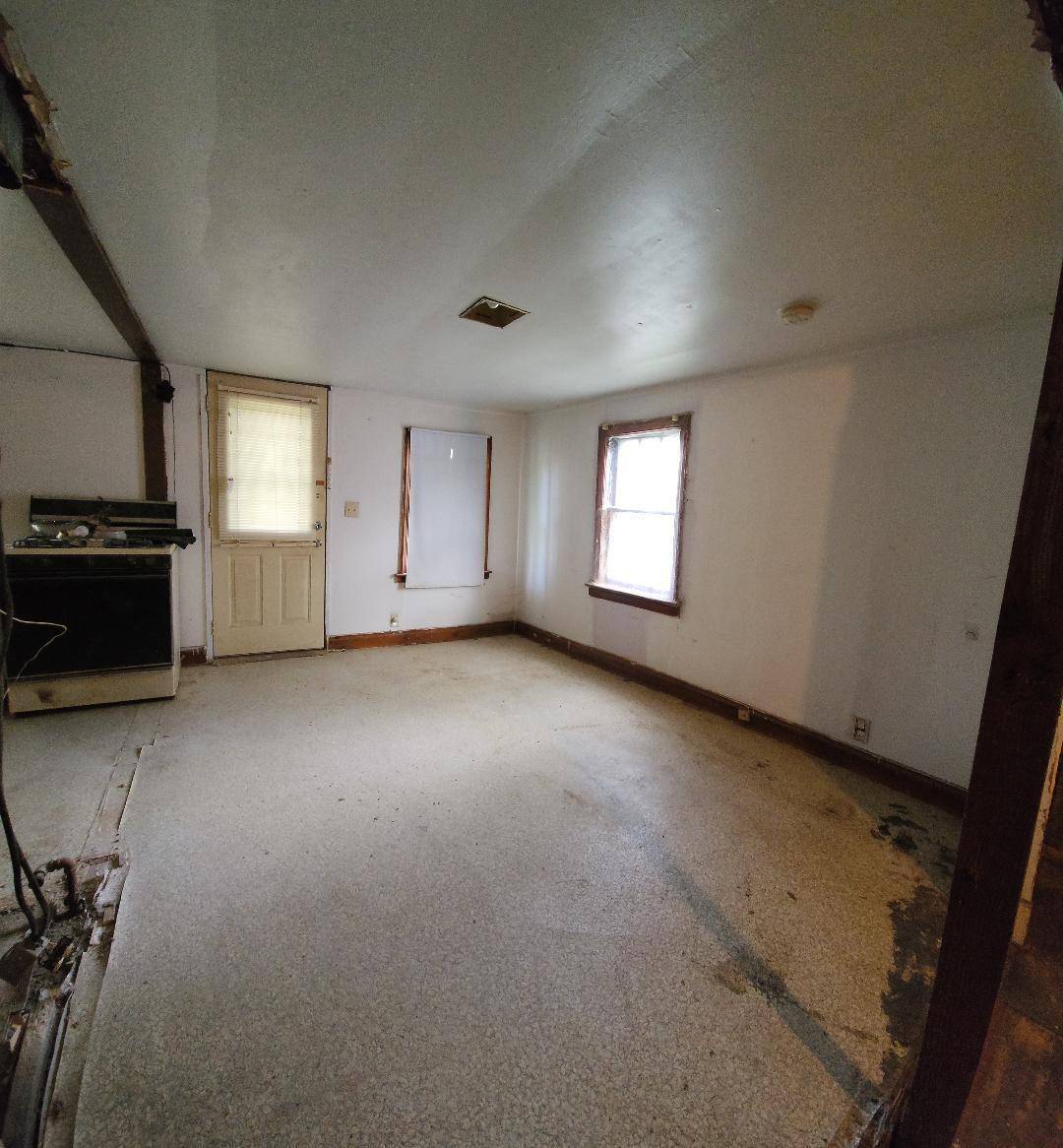 Glenville, MN 56036,311 2nd AVE NW