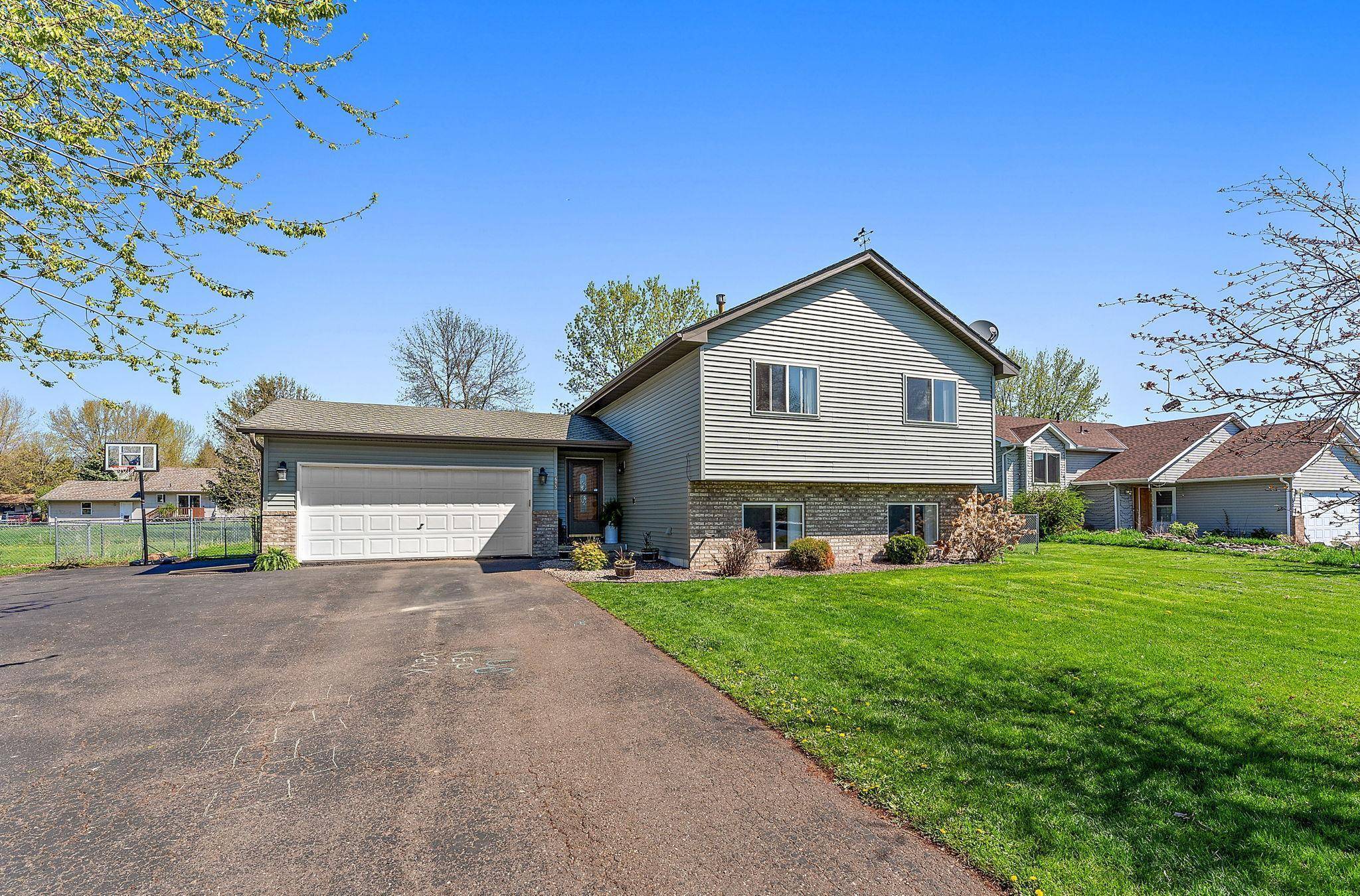 Rush City, MN 55069,615 11th ST