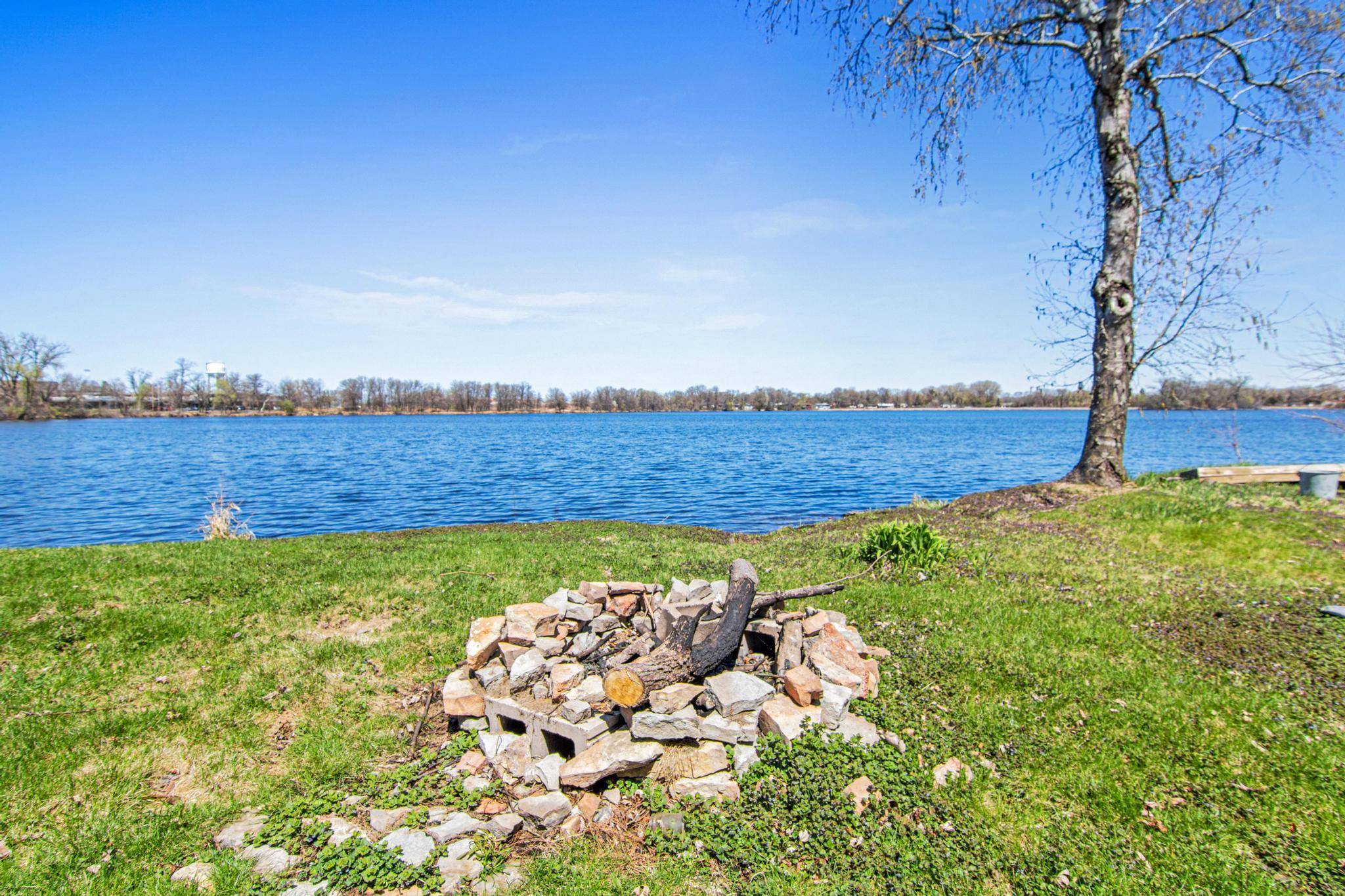 Minneapolis, MN 55432,5811 Moore Lake DR