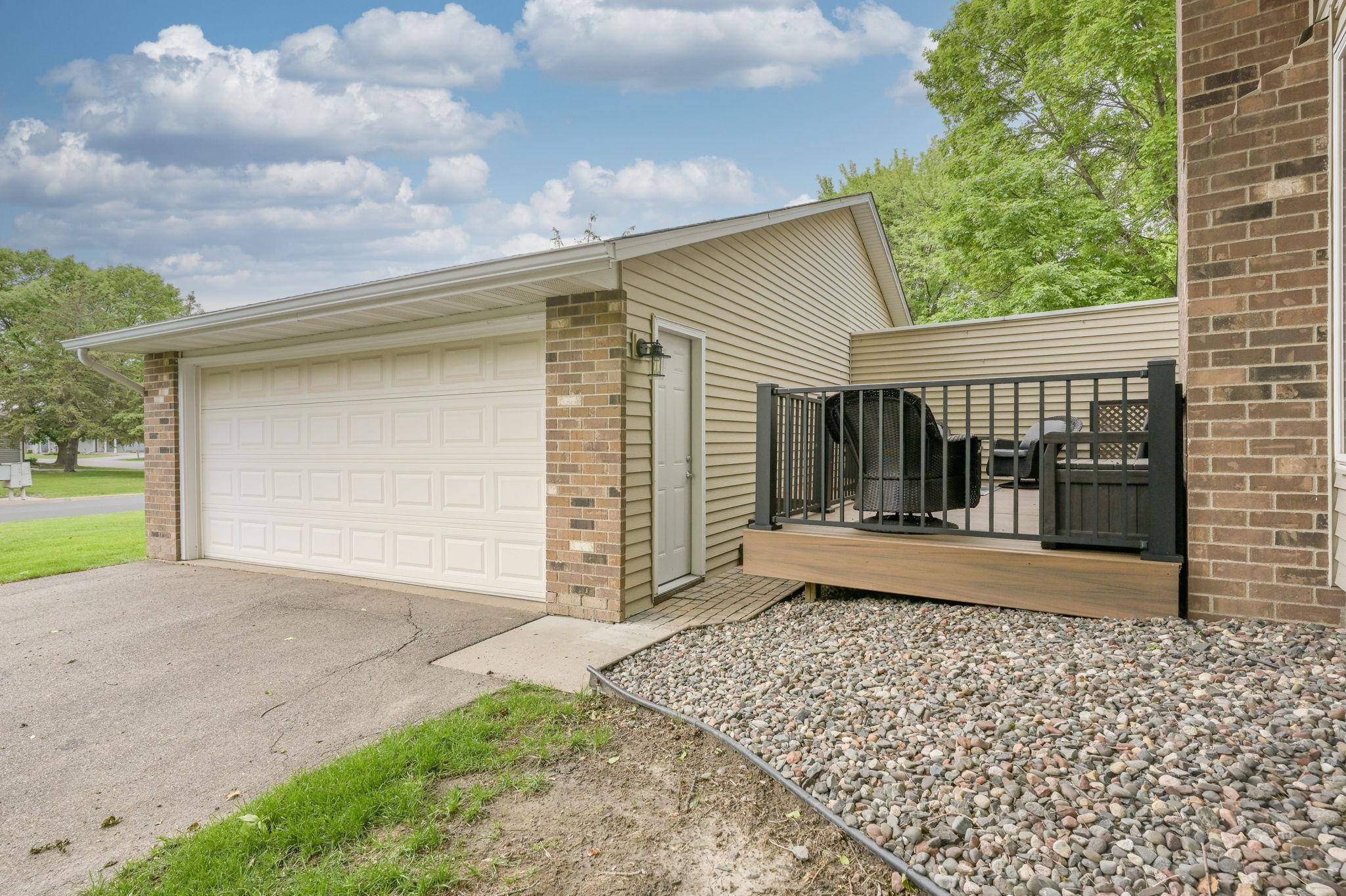 Maple Grove, MN 55369,9350 Ranchview LN N