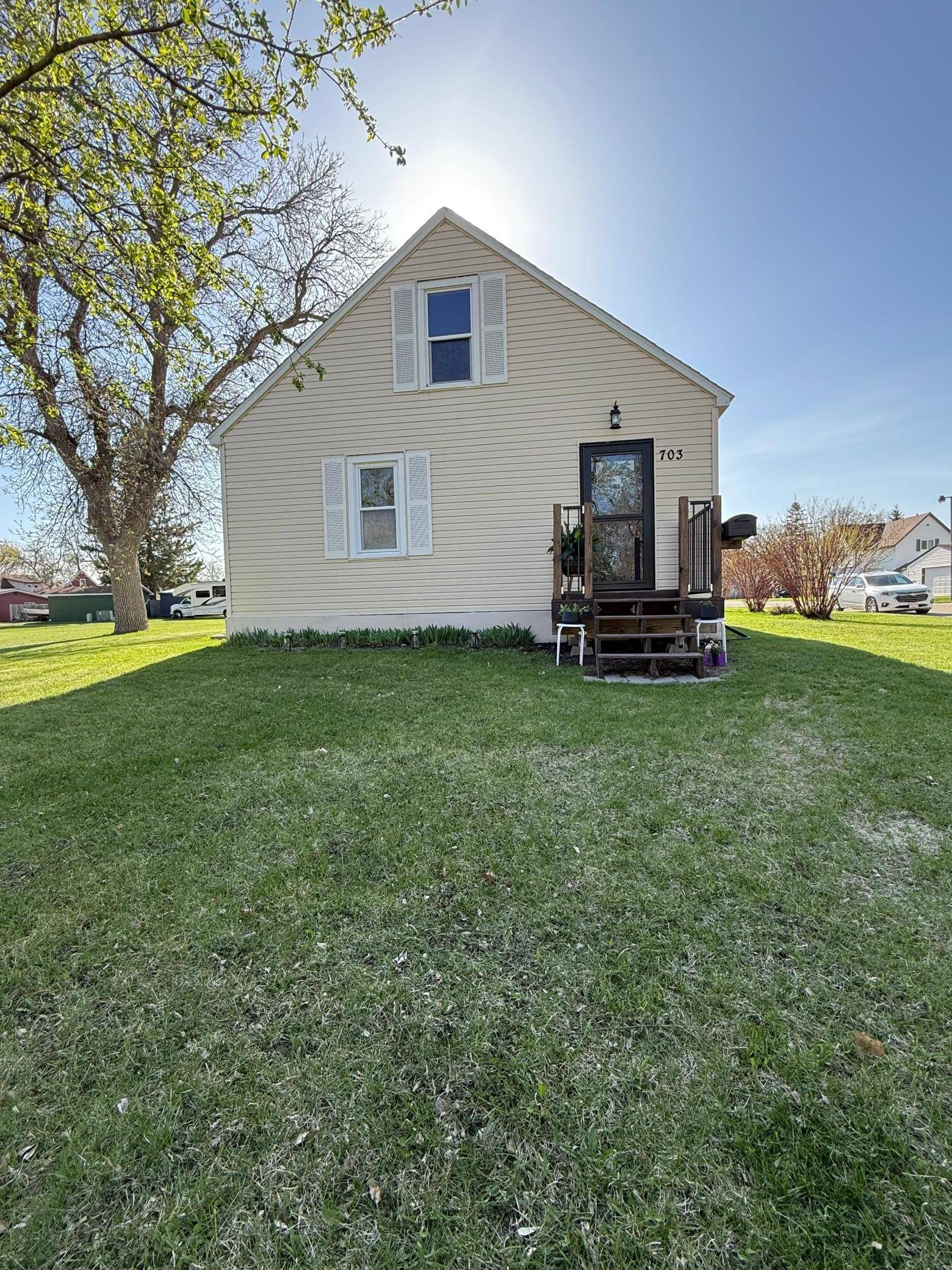 Thief River Falls, MN 56701,703 Markley AVE S