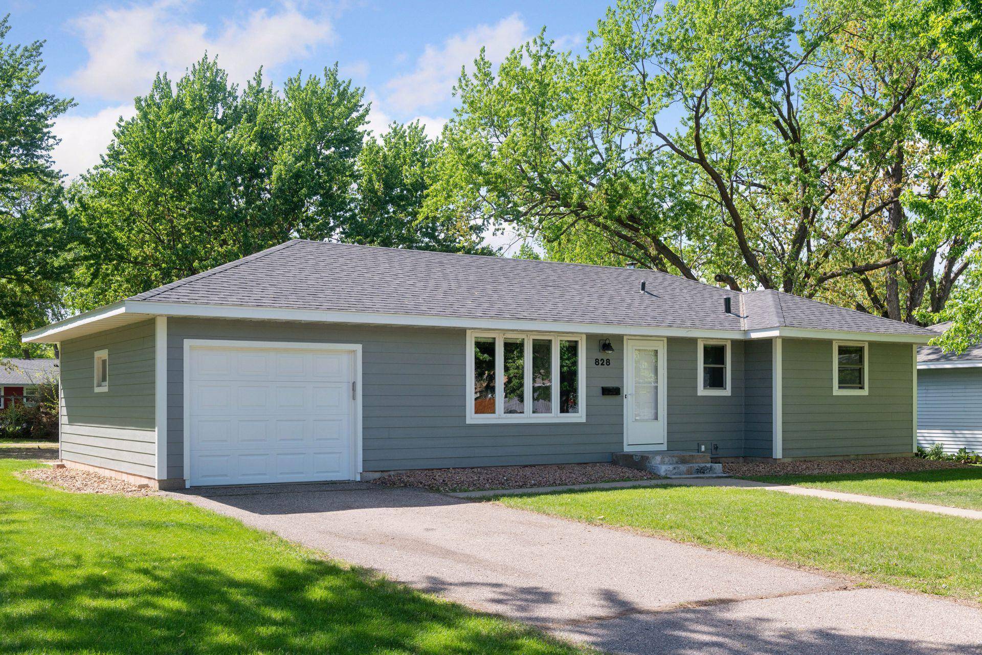 Shakopee, MN 55379,828 Atwood ST S