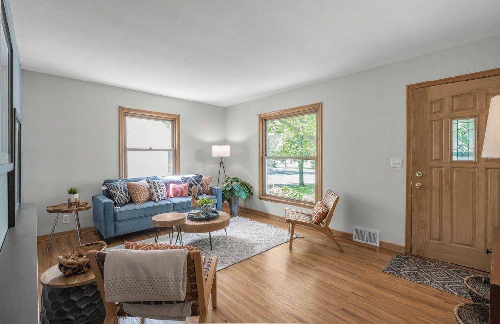 Edina, MN 55343,425 Adams AVE