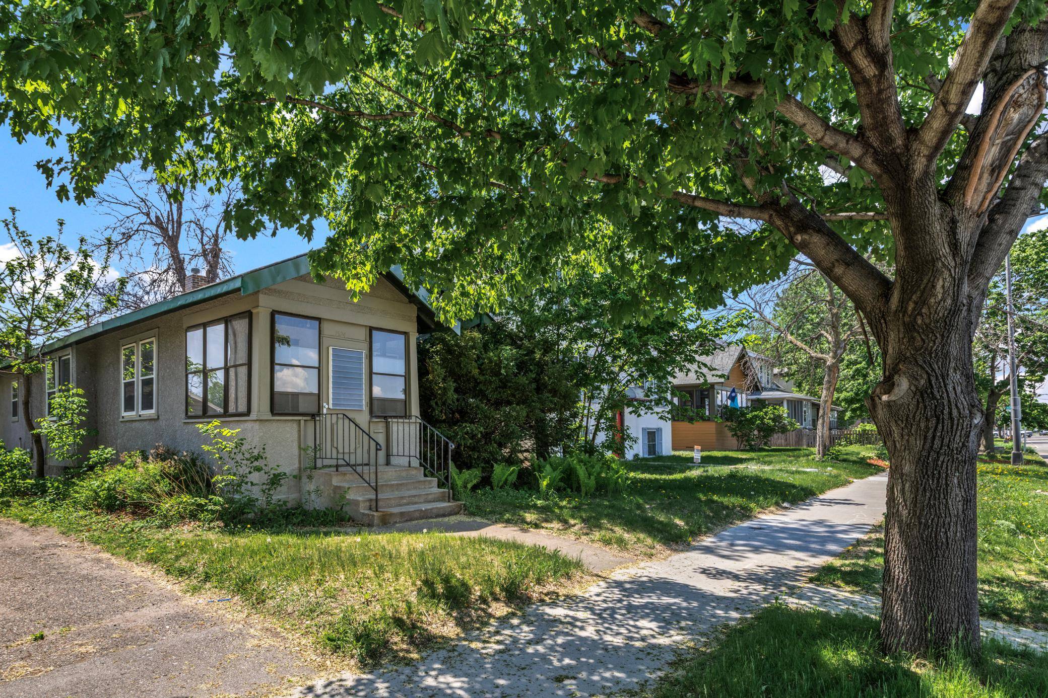 Saint Paul, MN 55104,1524 Concordia AVE