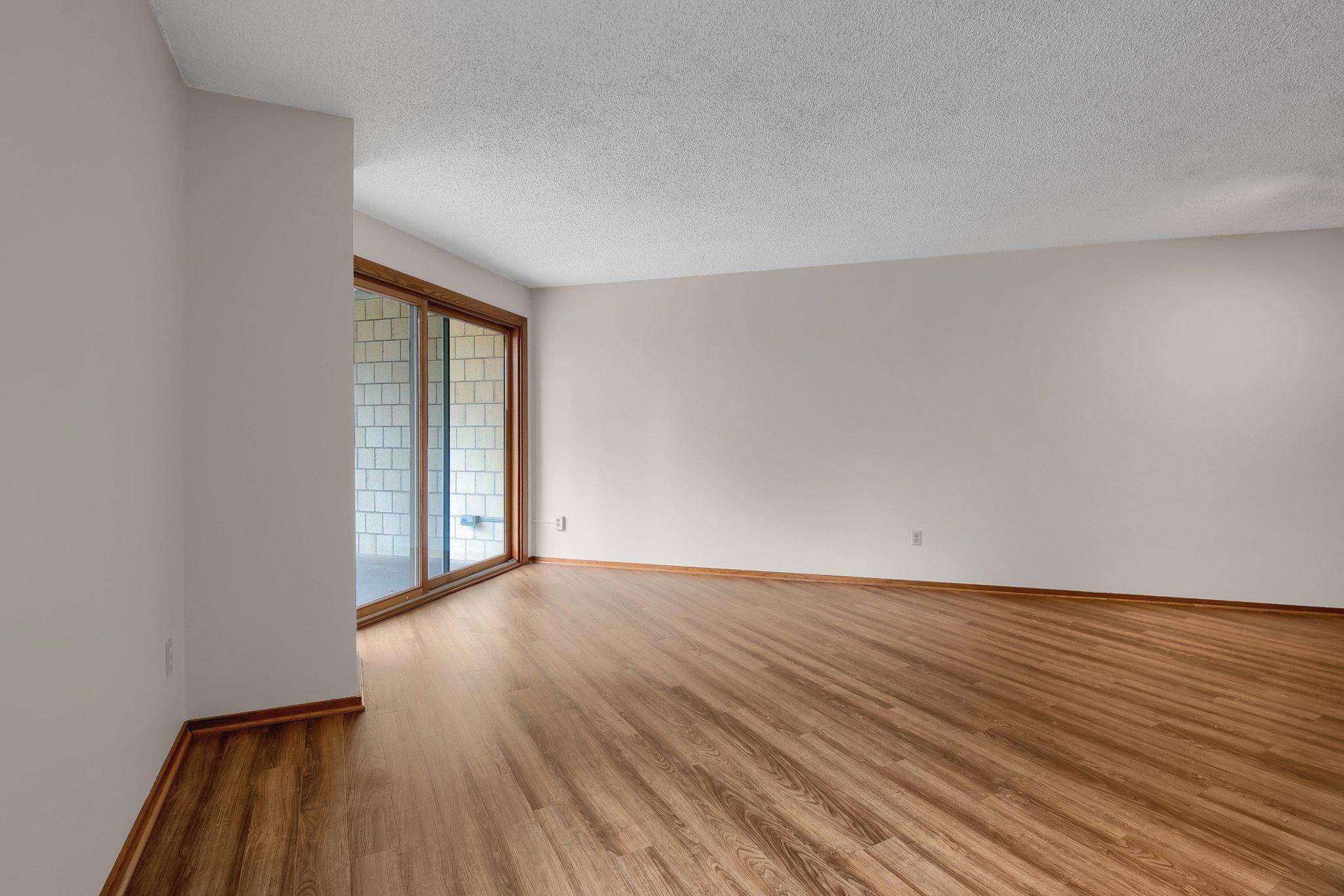 Minneapolis, MN 55403,1225 Lasalle AVE