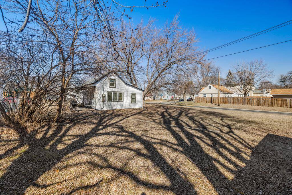 Minneapolis, MN 55421,4959 5th ST NE
