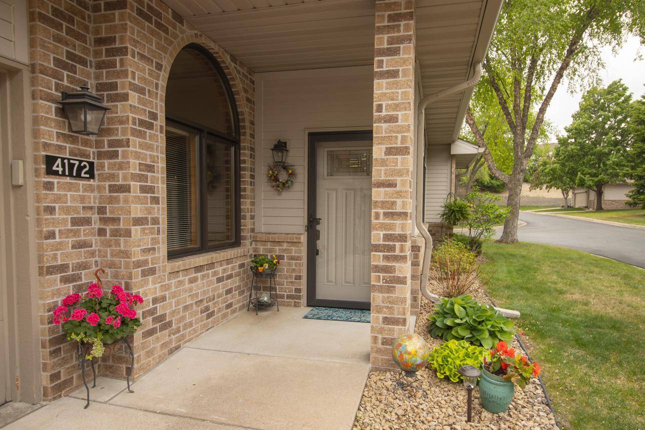 Saint Paul, MN 55122,4172 Arbor LN